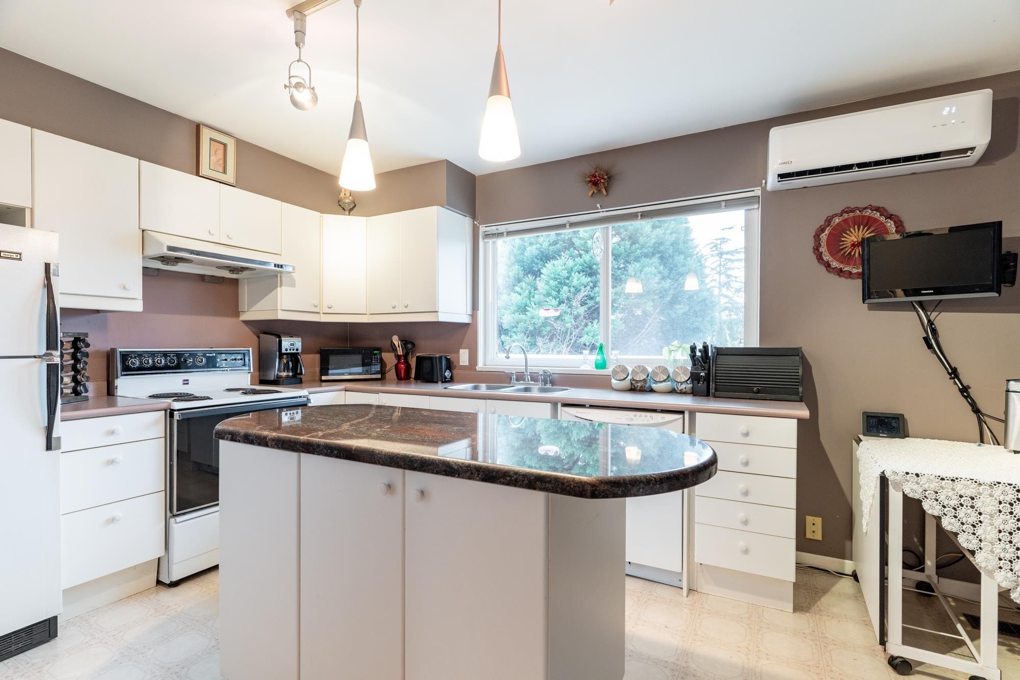 8140 Fairdell Crescent, Richmond, BC