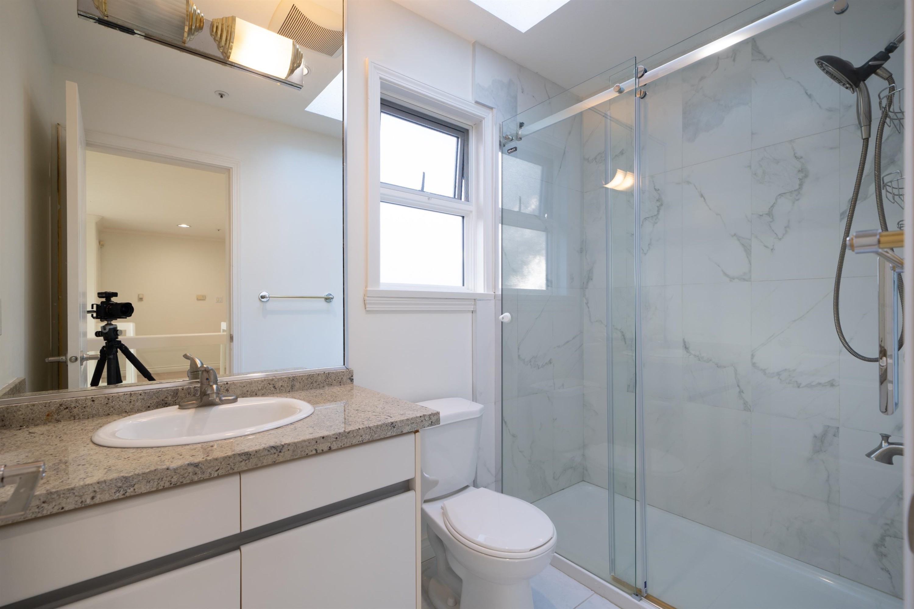 3565 29Th Avenue W, Vancouver, BC