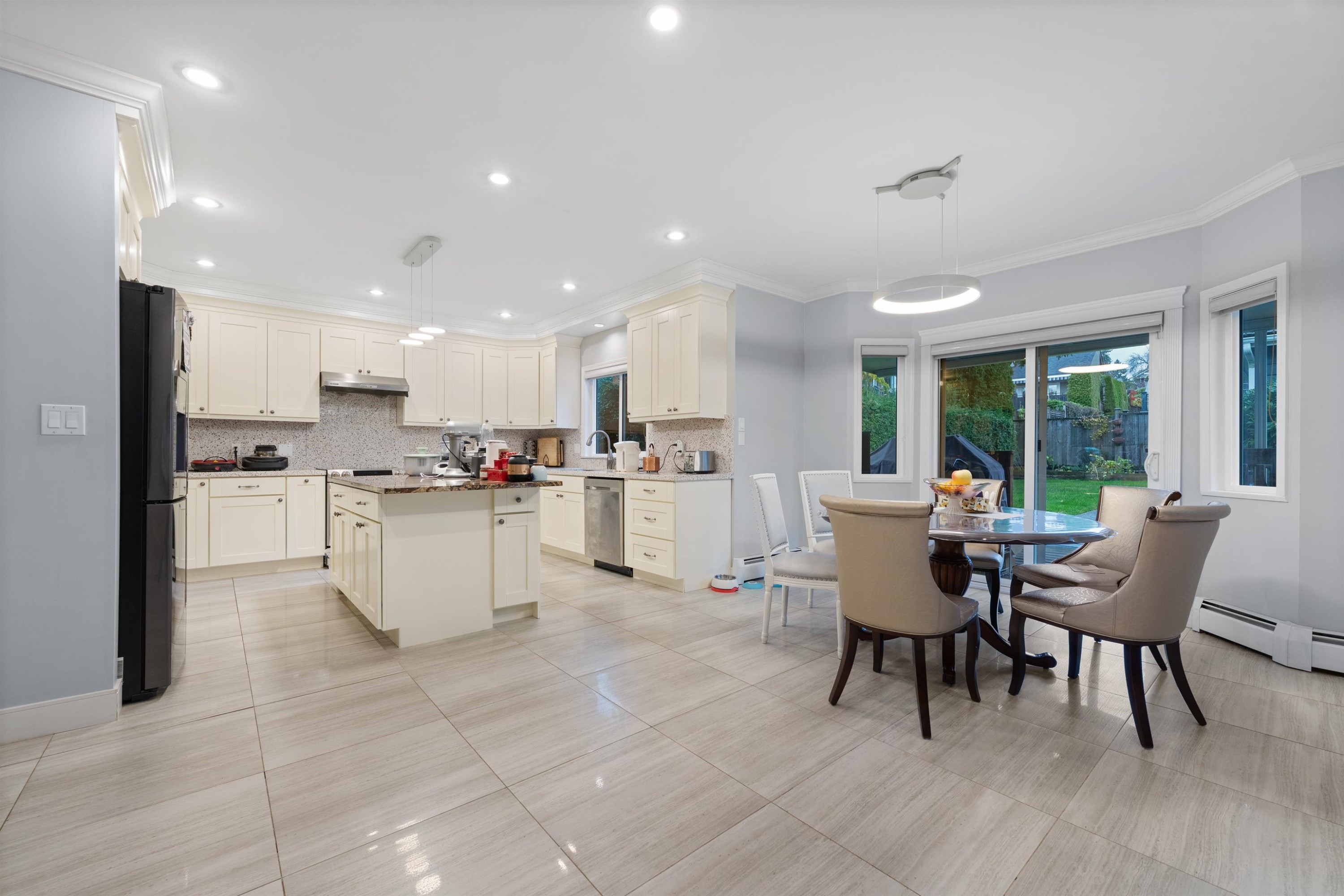 4053 38Th Avenue W, Vancouver, BC