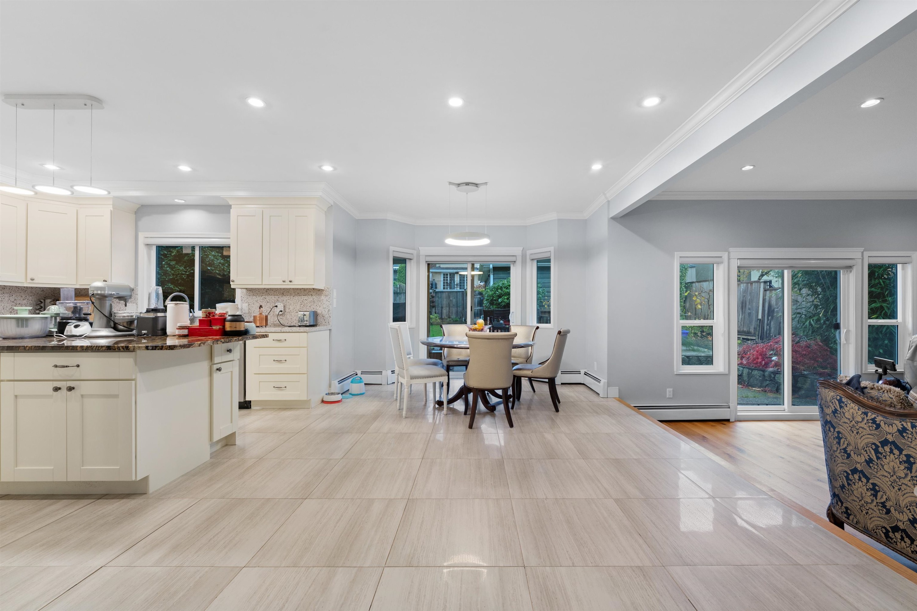 4053 38Th Avenue W, Vancouver, BC