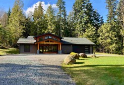 2061 Twin Creeks Road Langdale, BC V0N 1V6