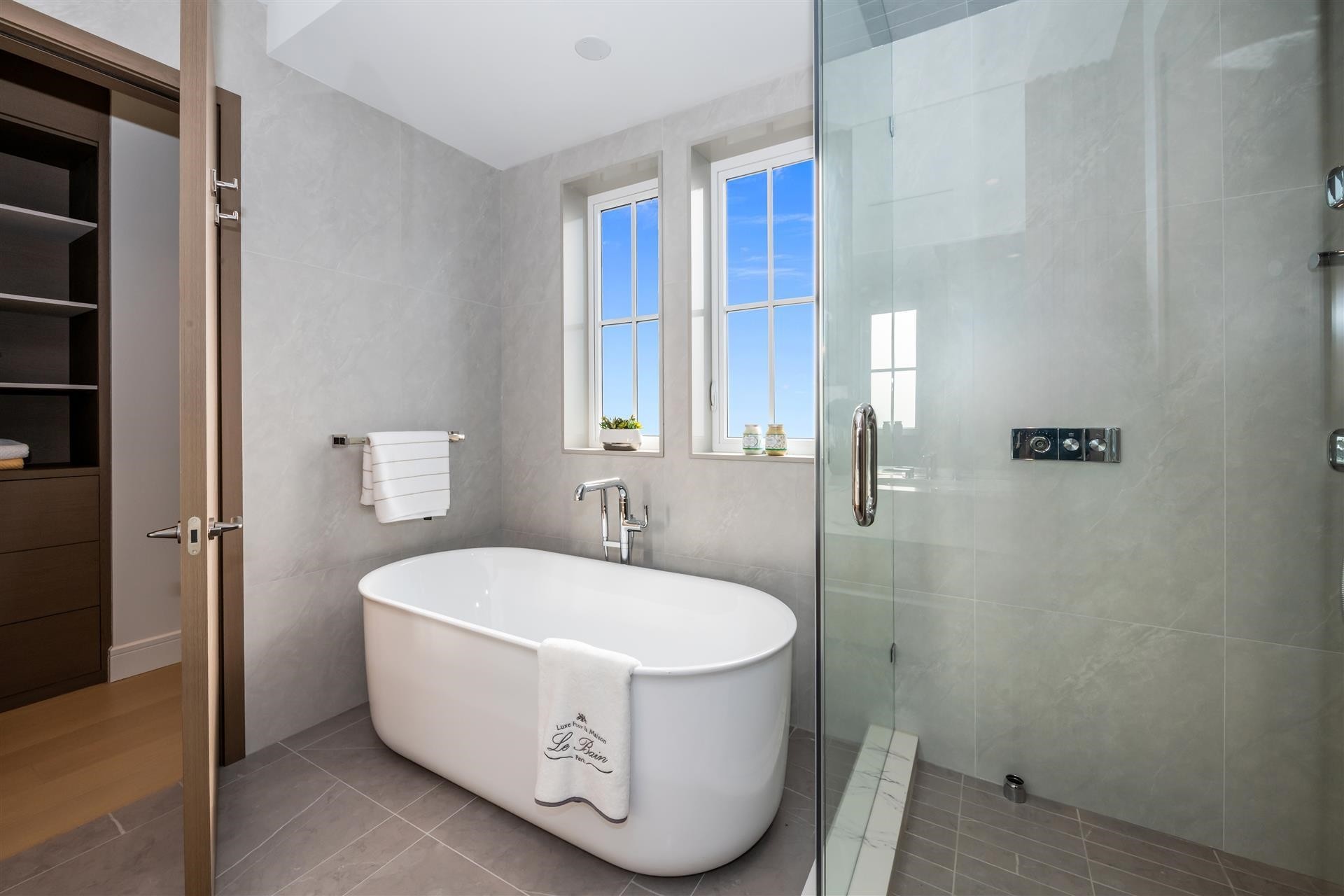 3852 50Th Avenue W, Vancouver, BC