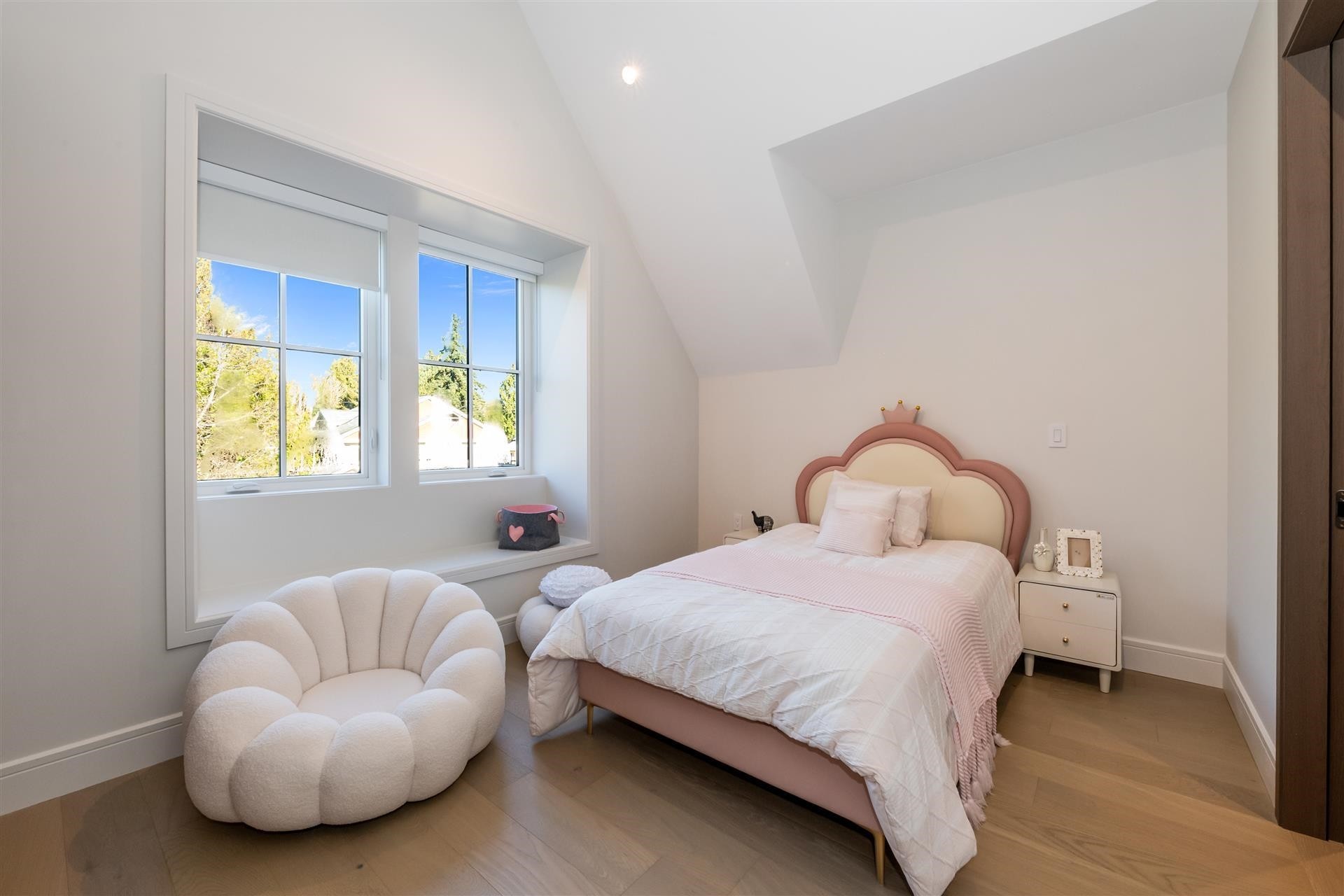 3852 50Th Avenue W, Vancouver, BC