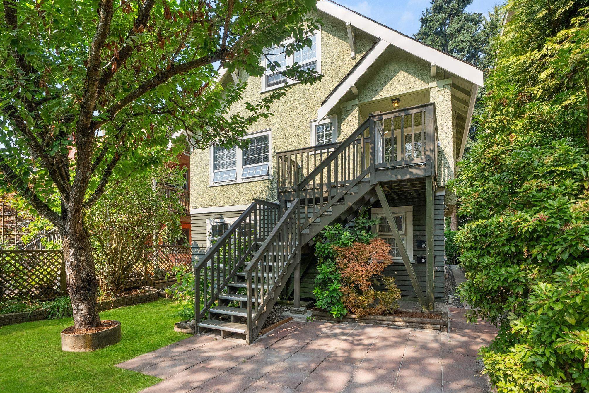 909 18Th Avenue W, Vancouver, BC