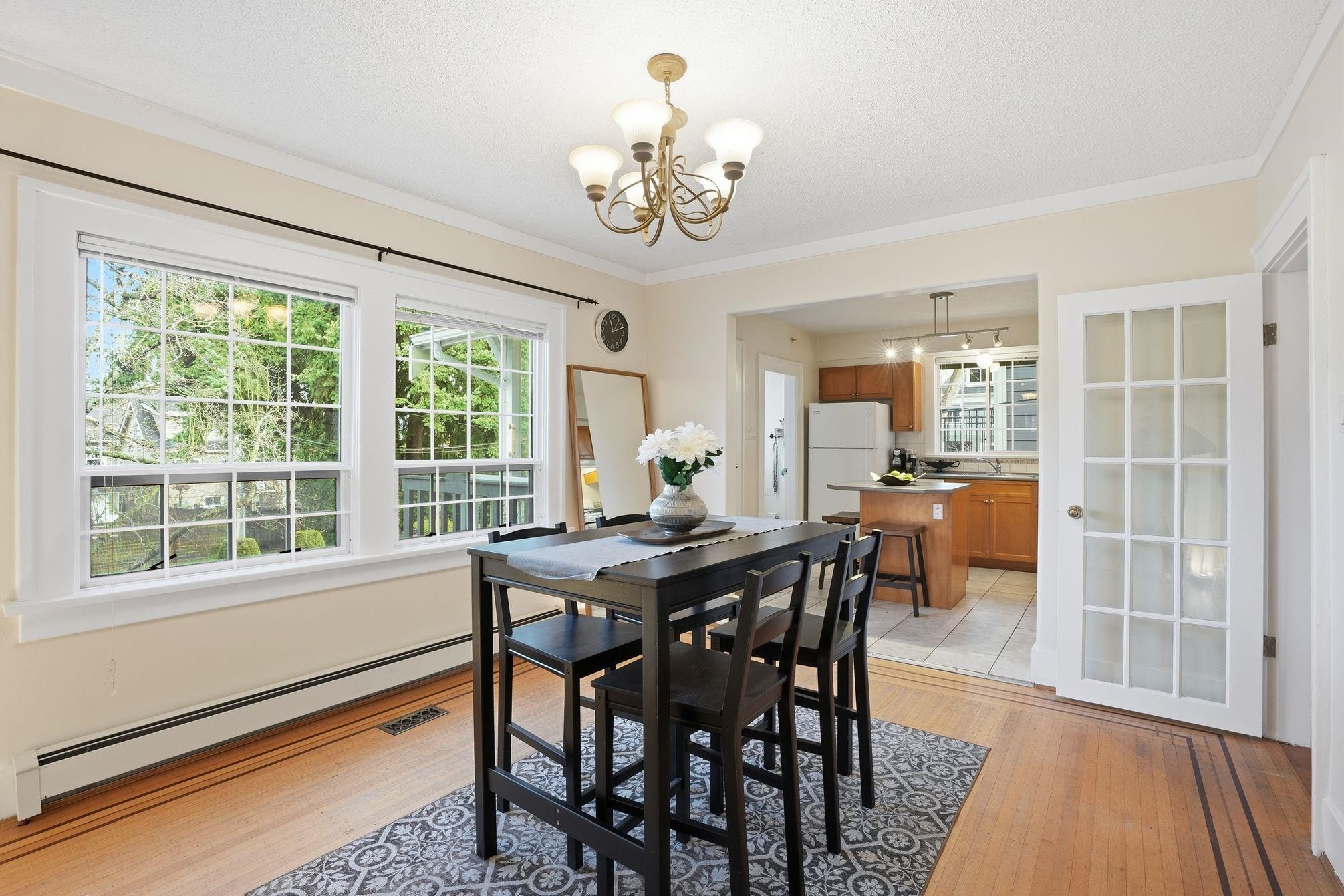 909 18Th Avenue W, Vancouver, BC