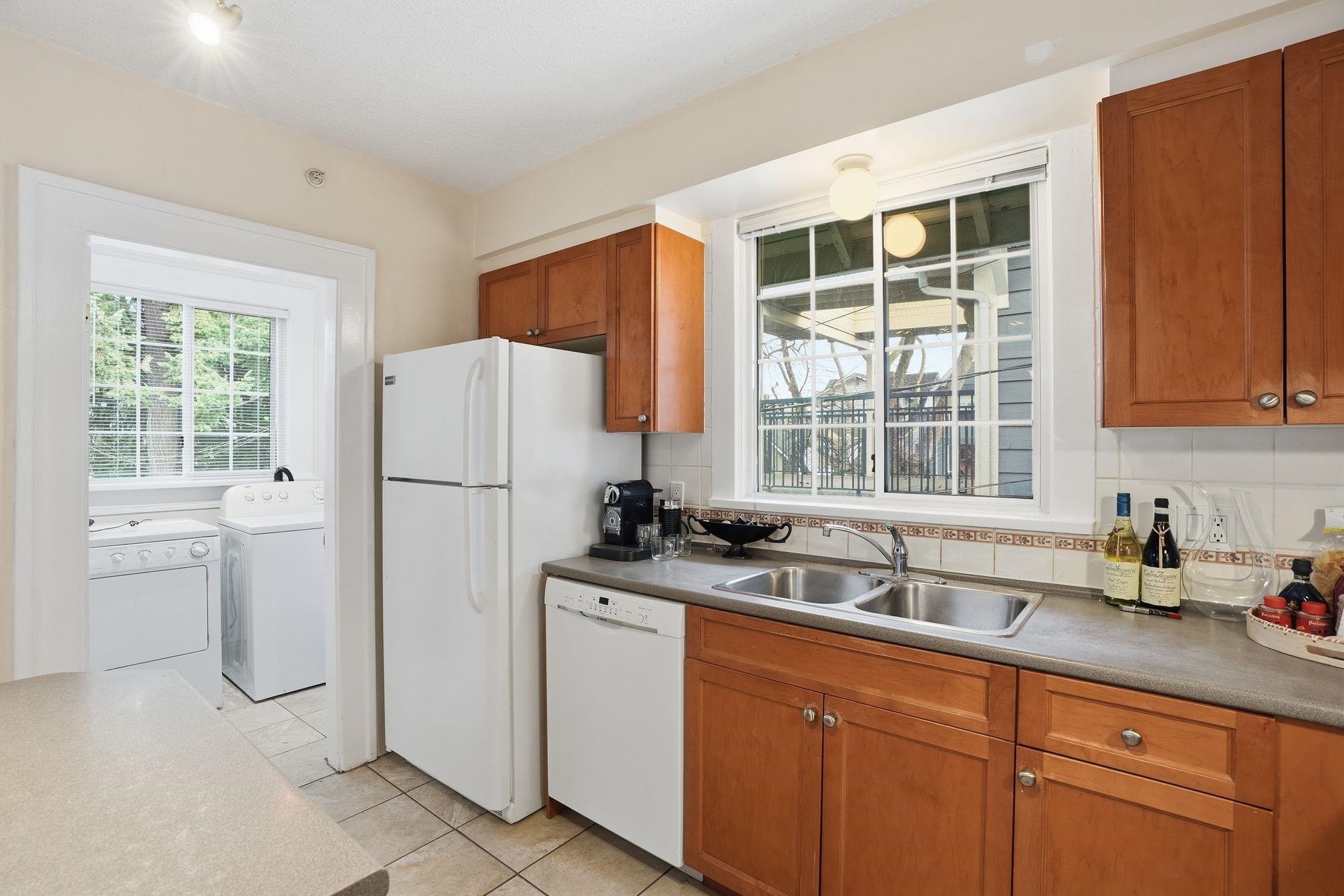 909 18Th Avenue W, Vancouver, BC