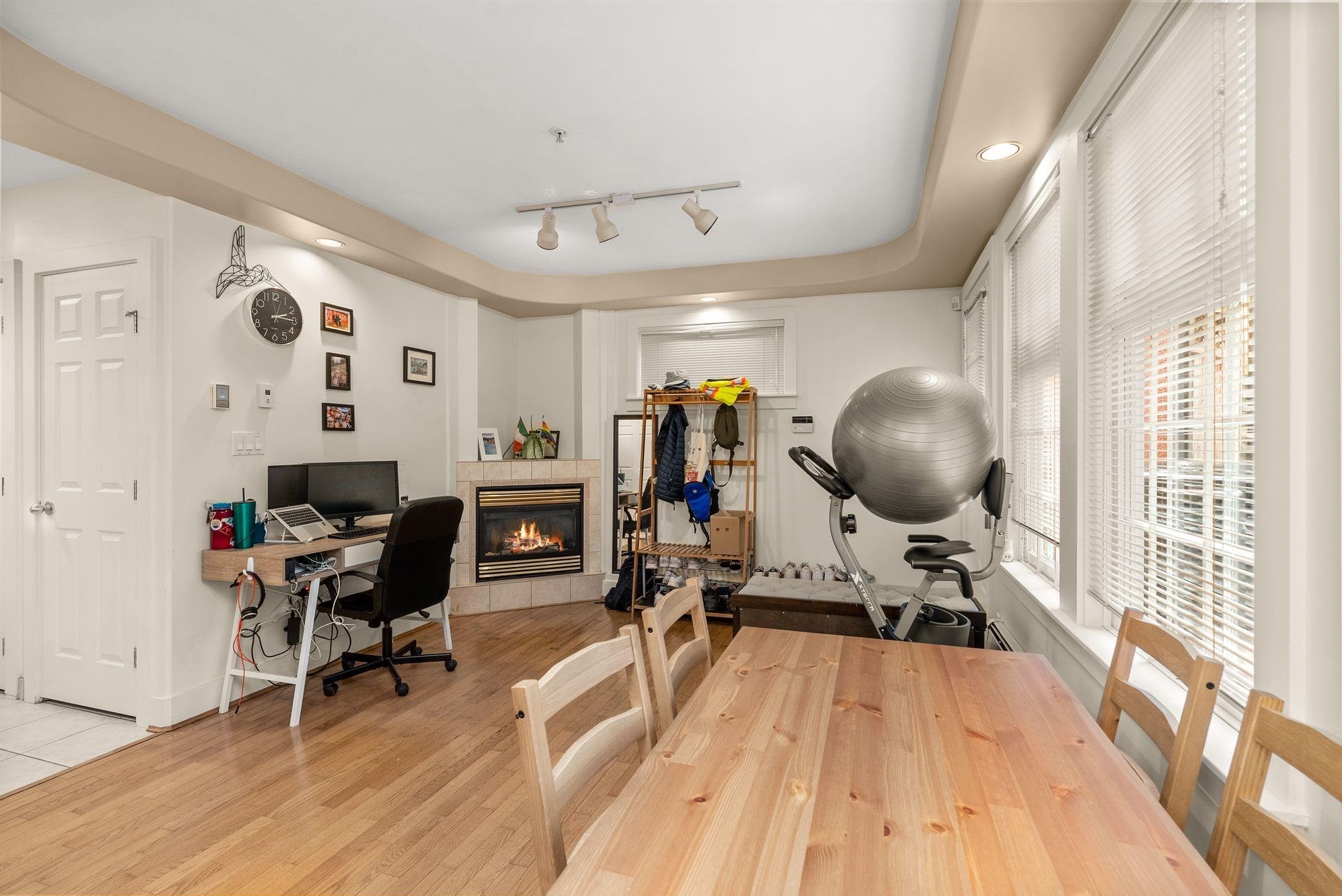 909 18Th Avenue W, Vancouver, BC