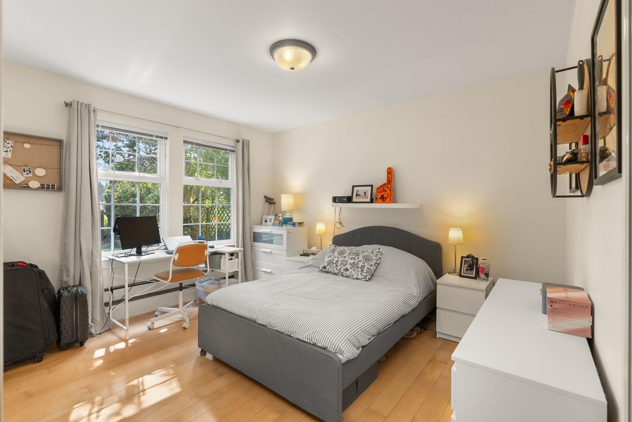 909 18Th Avenue W, Vancouver, BC