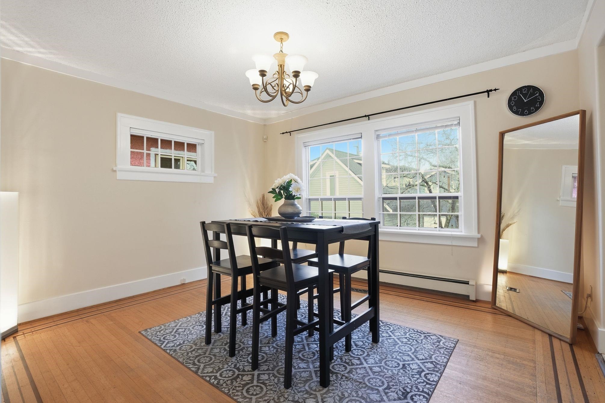 909 18Th Avenue W, Vancouver, BC