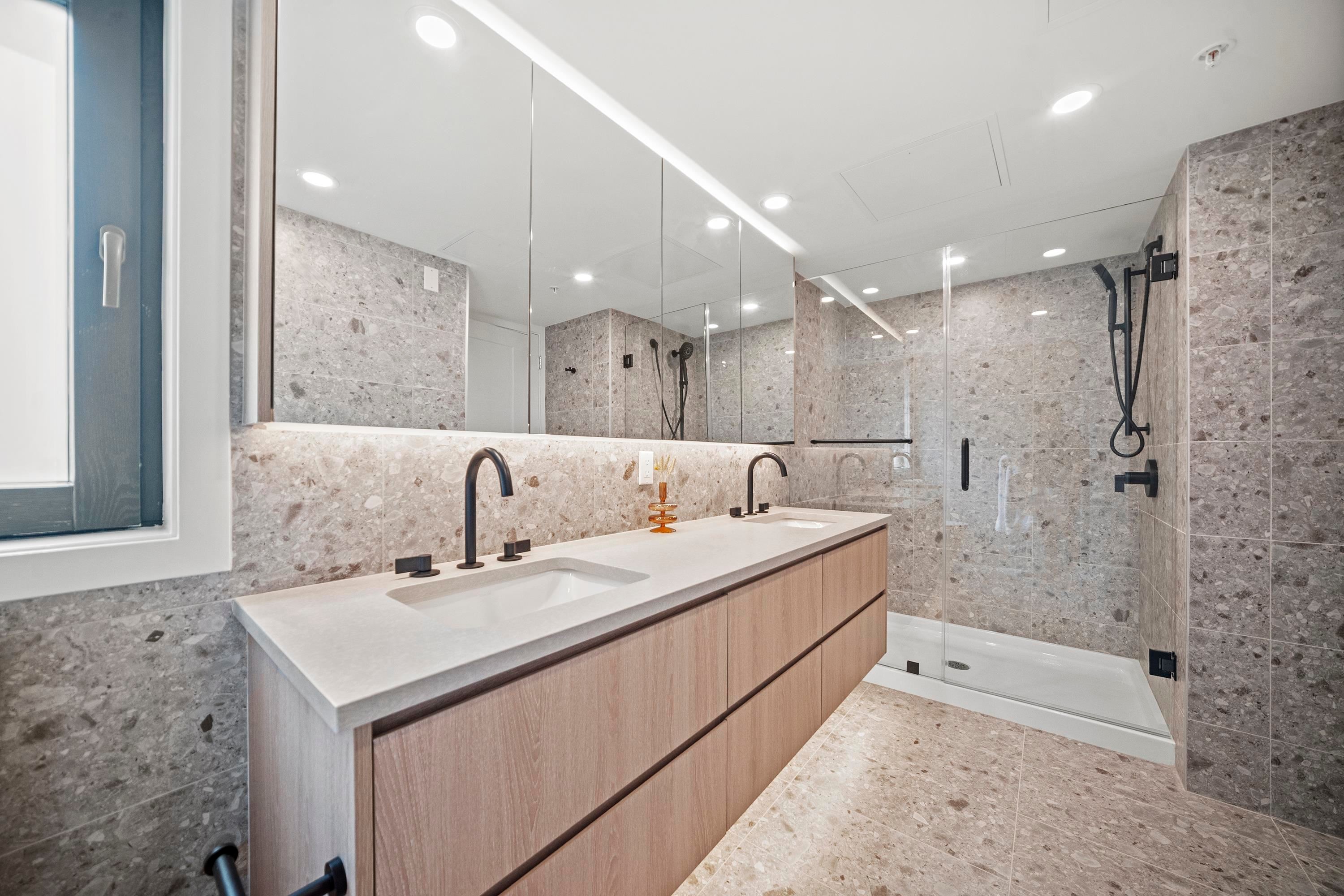 6352 Oak Street, Vancouver, BC