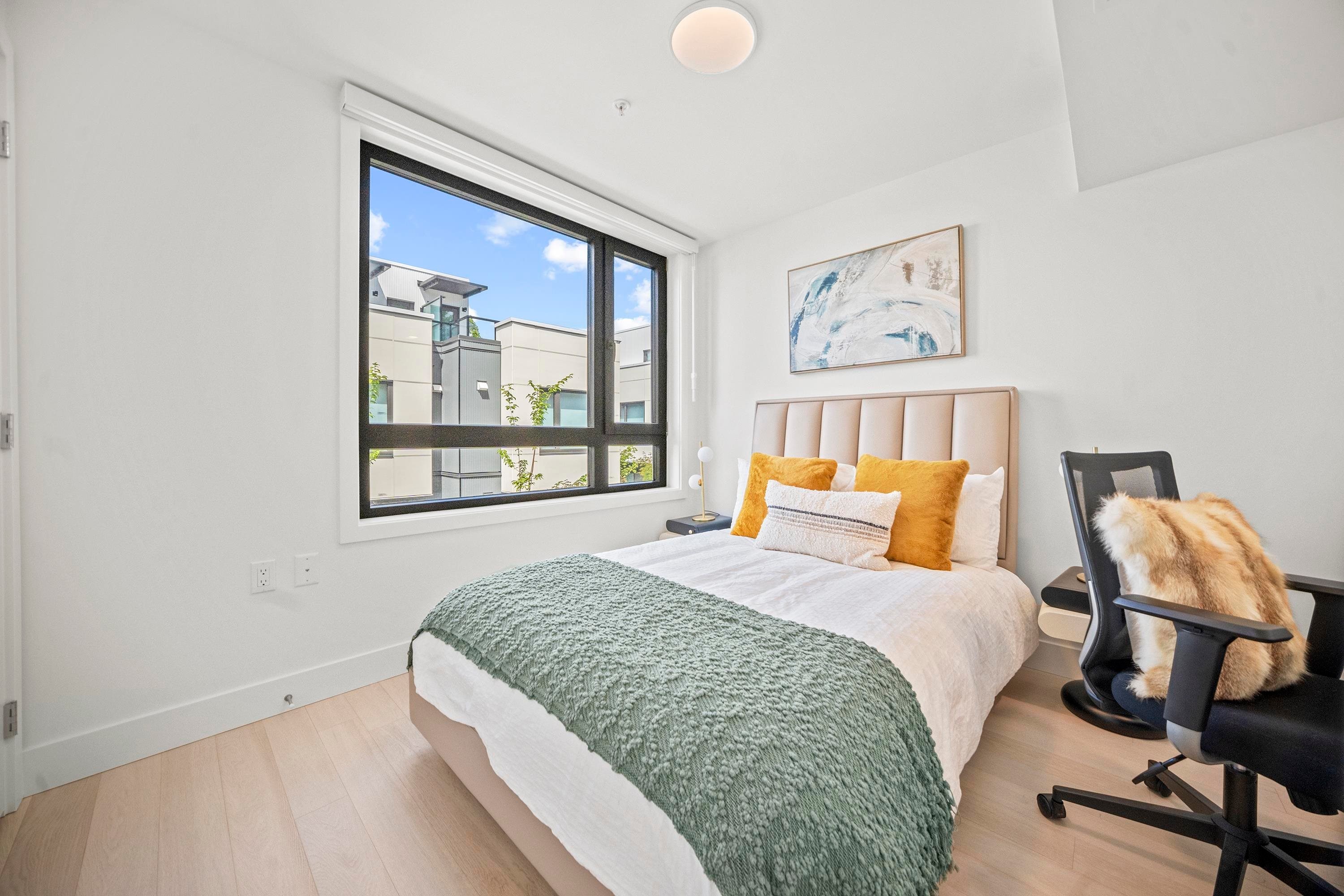 6352 Oak Street, Vancouver, BC