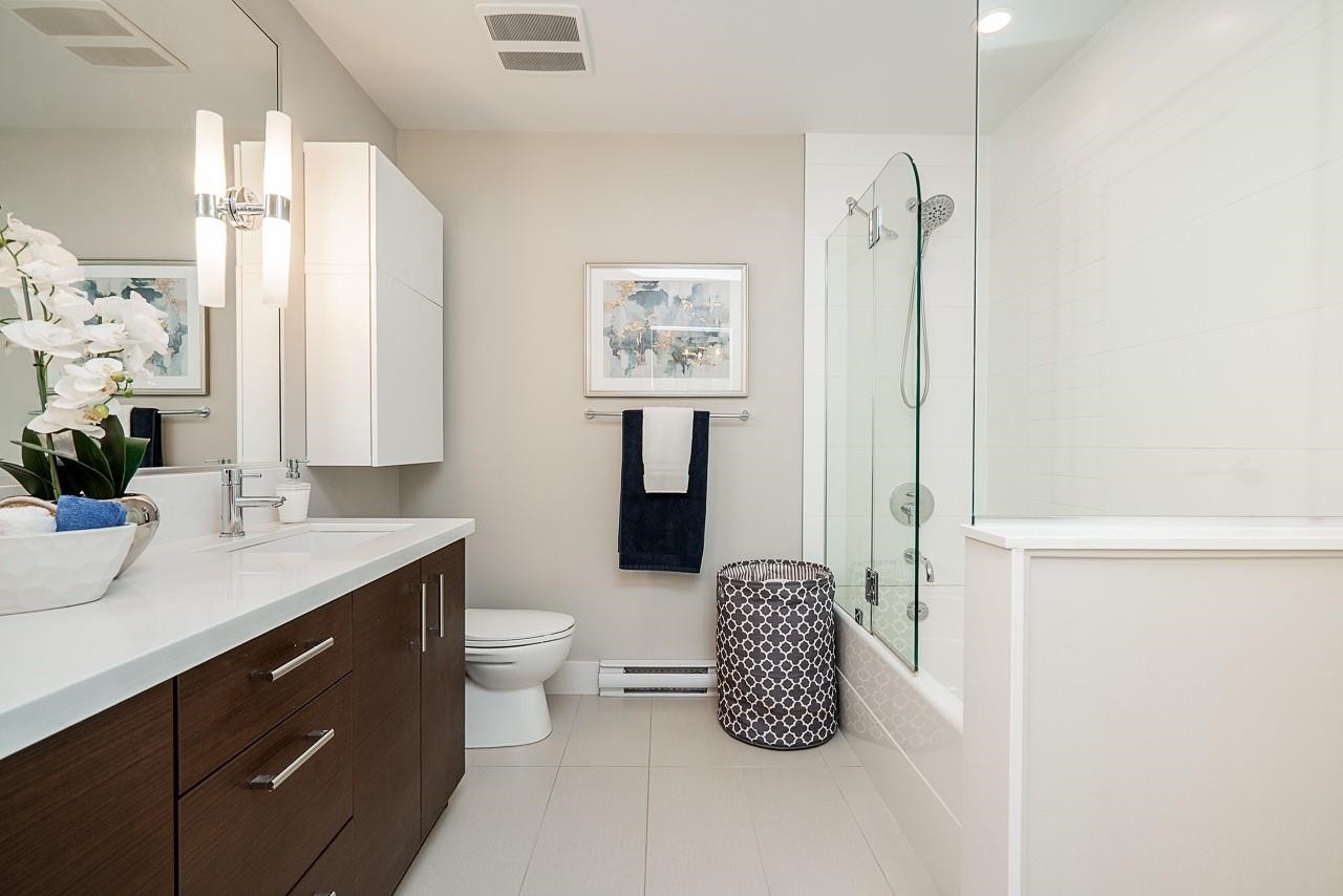 5946 Oak Street, Vancouver, BC