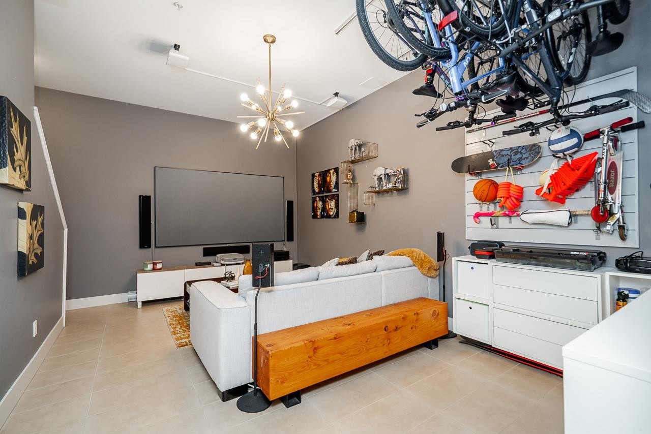 5946 Oak Street, Vancouver, BC