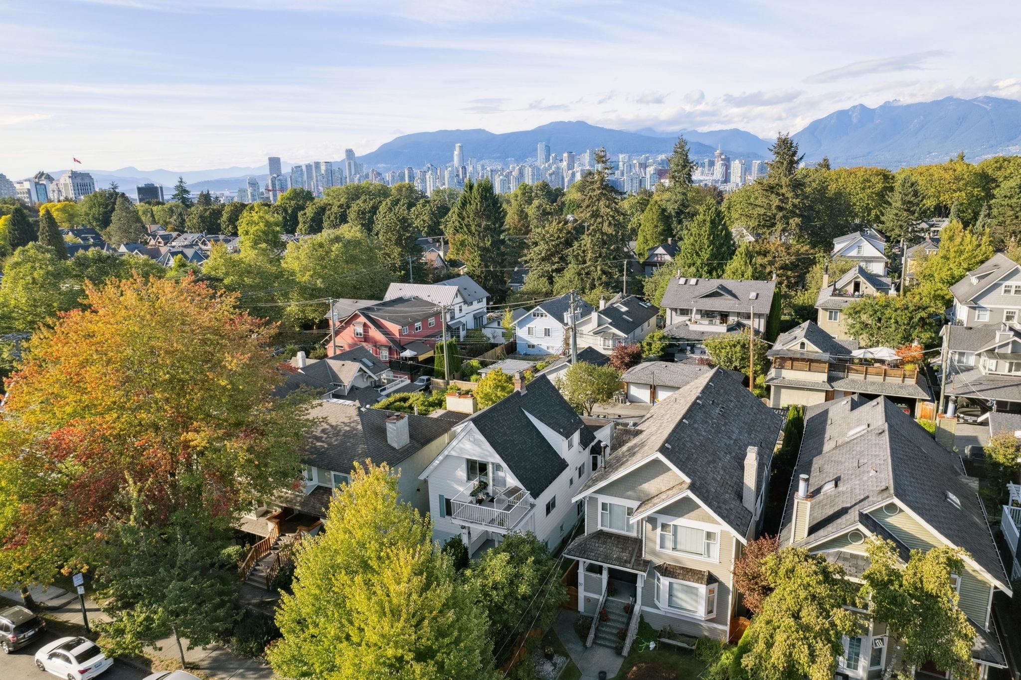 45 15Th Avenue W, Vancouver, BC