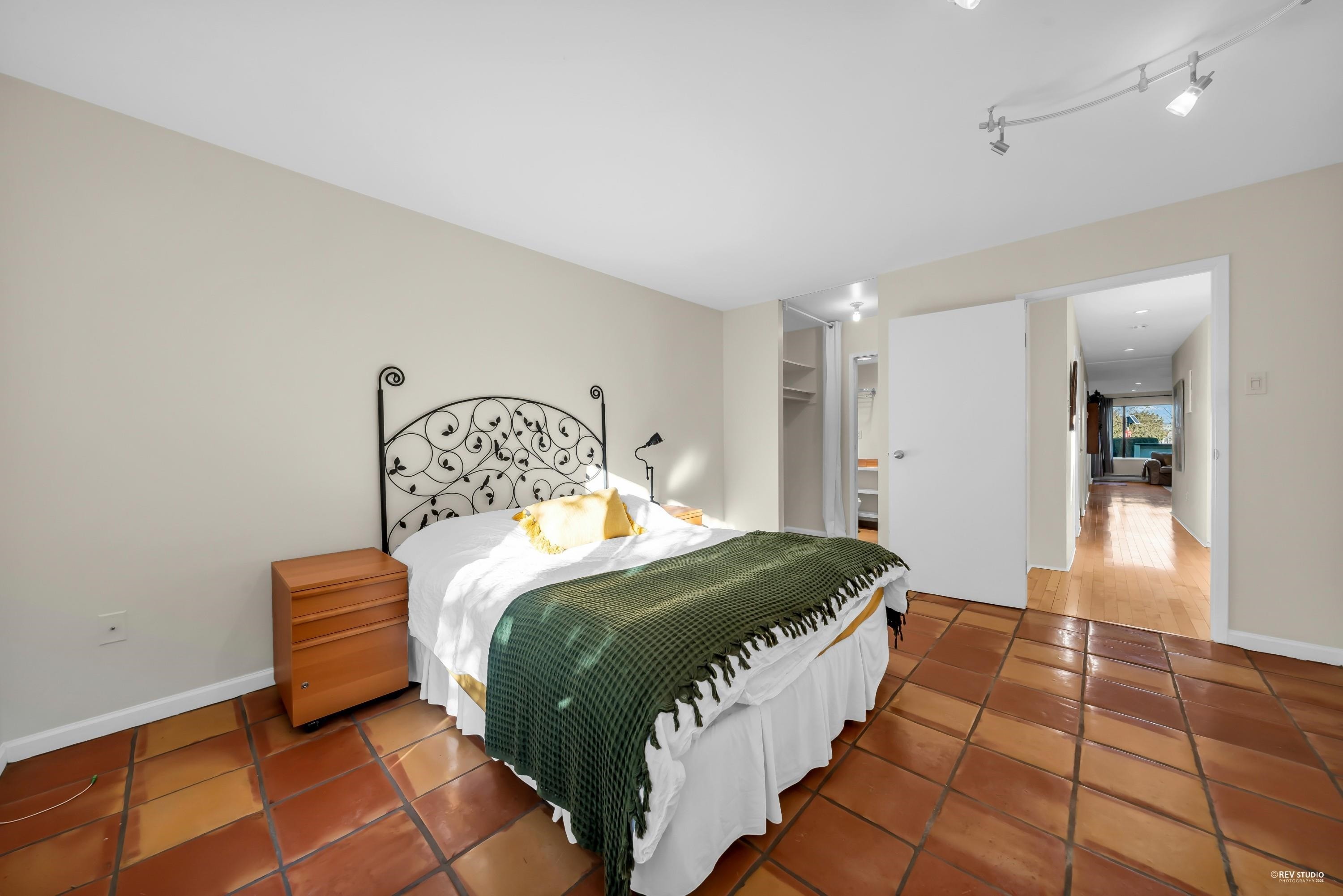 1031 Scantlings, Vancouver, BC