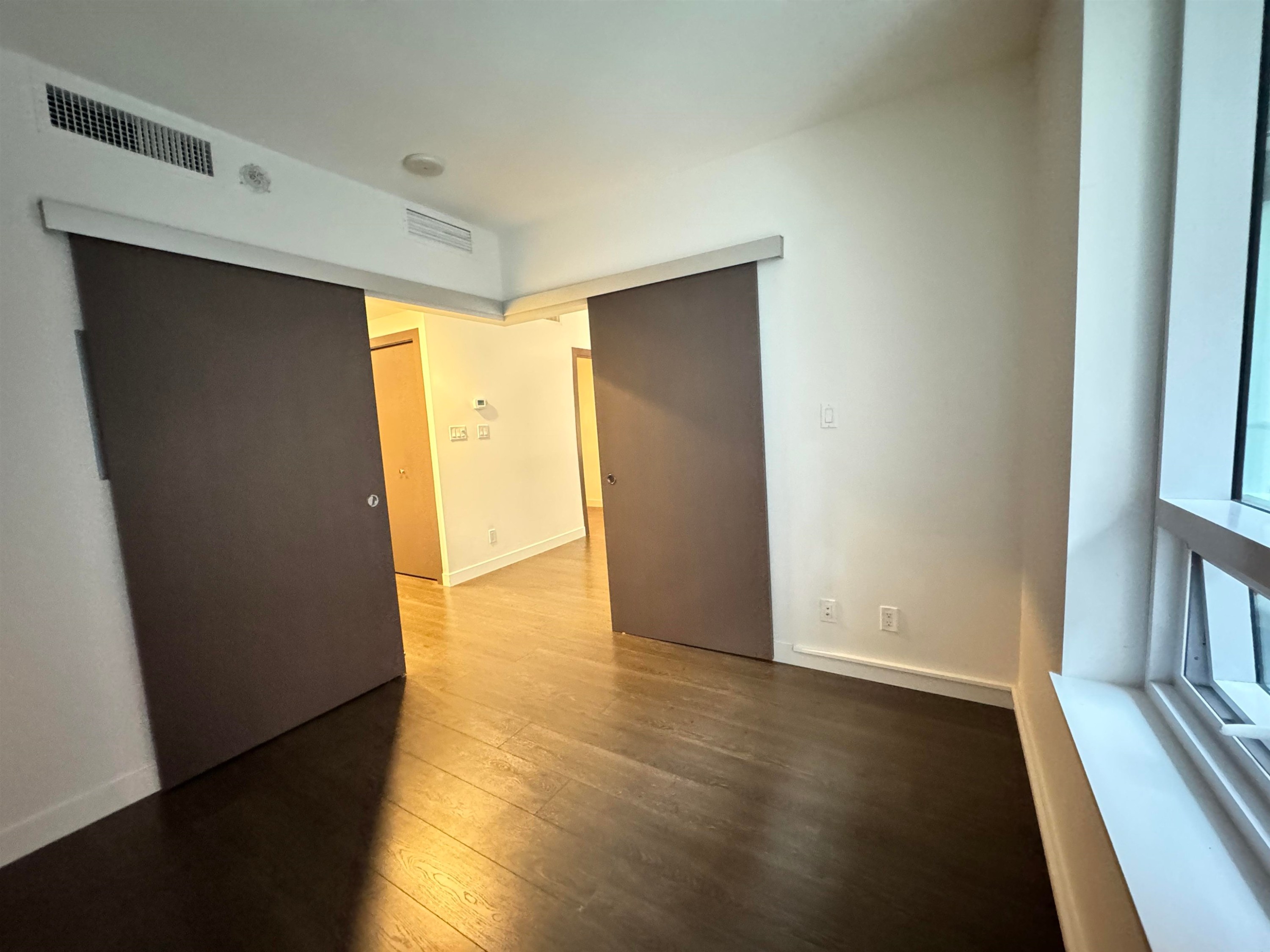 68 Smithe Street, Vancouver, BC