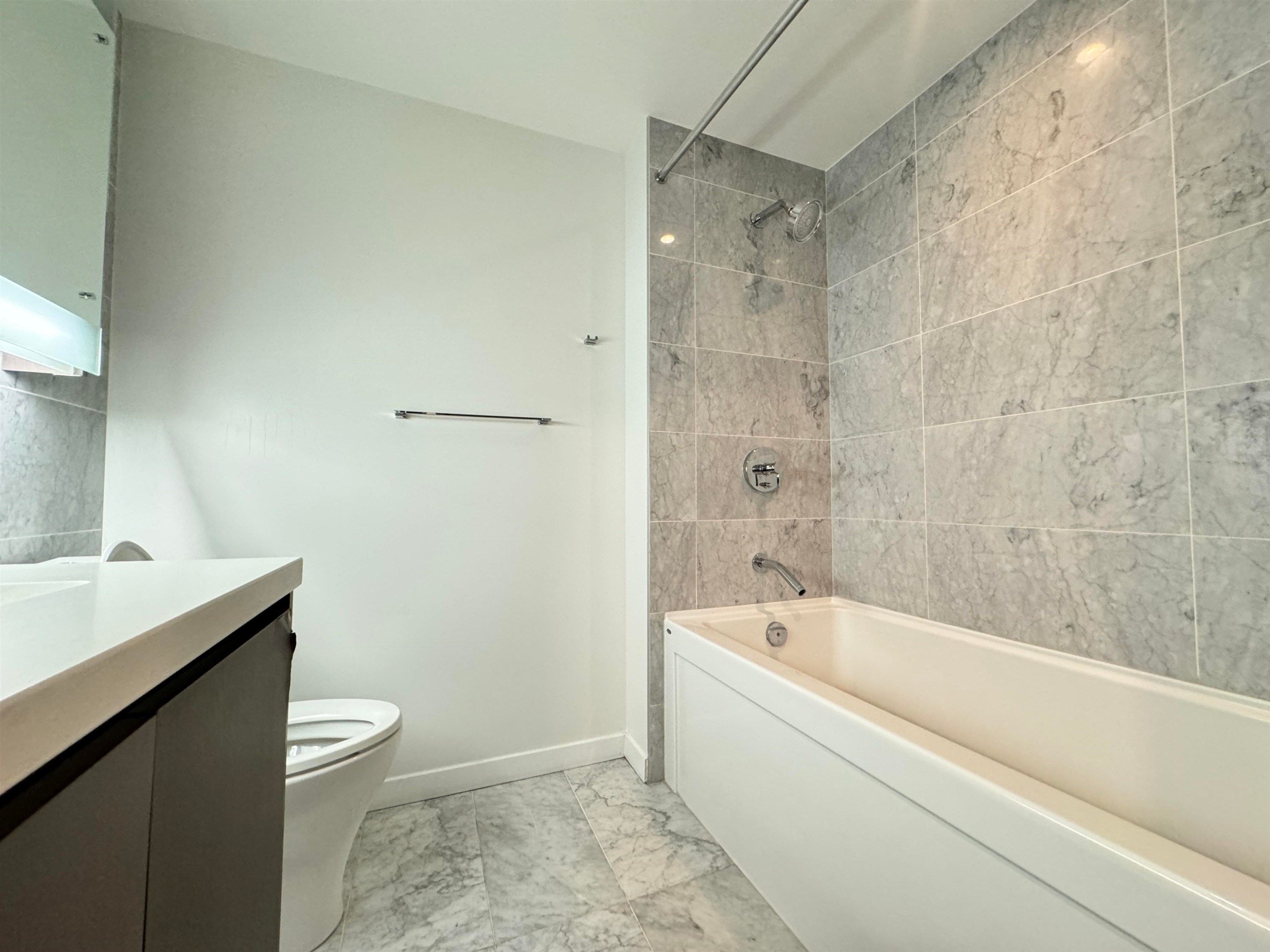 68 Smithe Street, Vancouver, BC