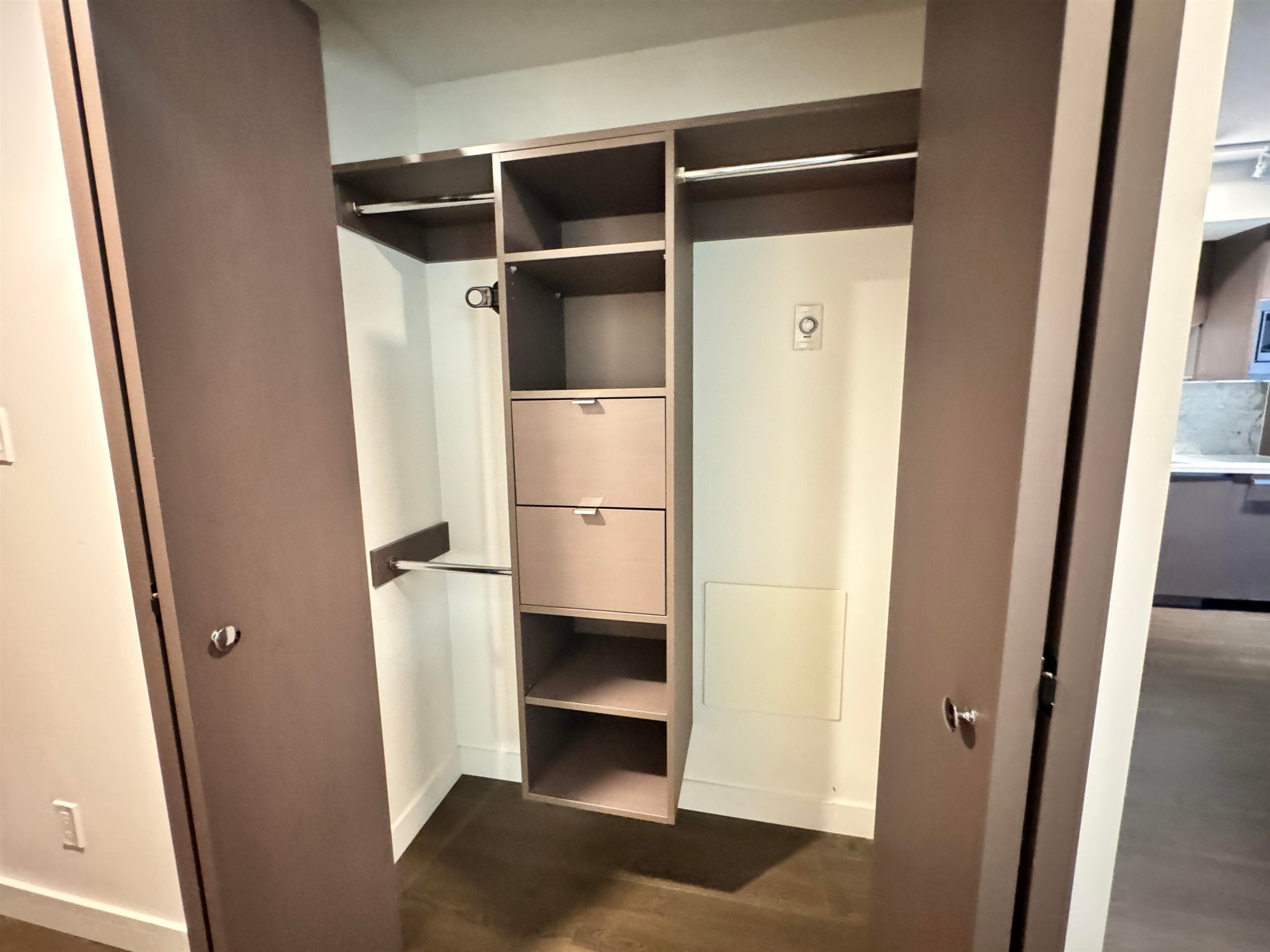 68 Smithe Street, Vancouver, BC