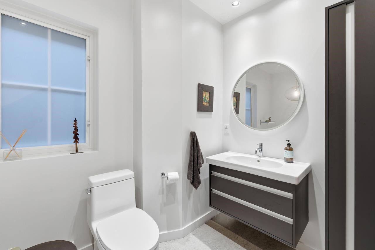 319 26Th Avenue E, Vancouver, BC