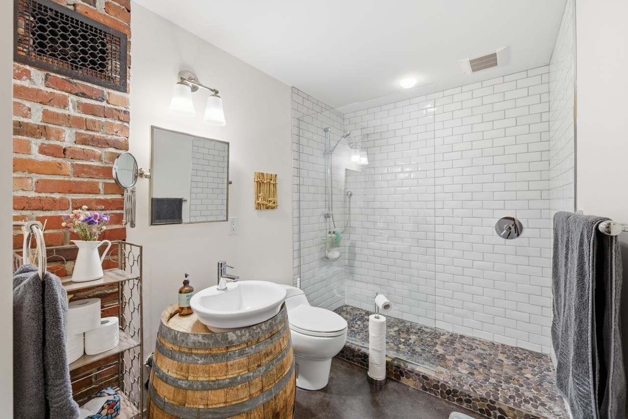 319 26Th Avenue E, Vancouver, BC