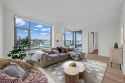 320-755 Harbourside Drive North Vancouver, BC V7P 0G1