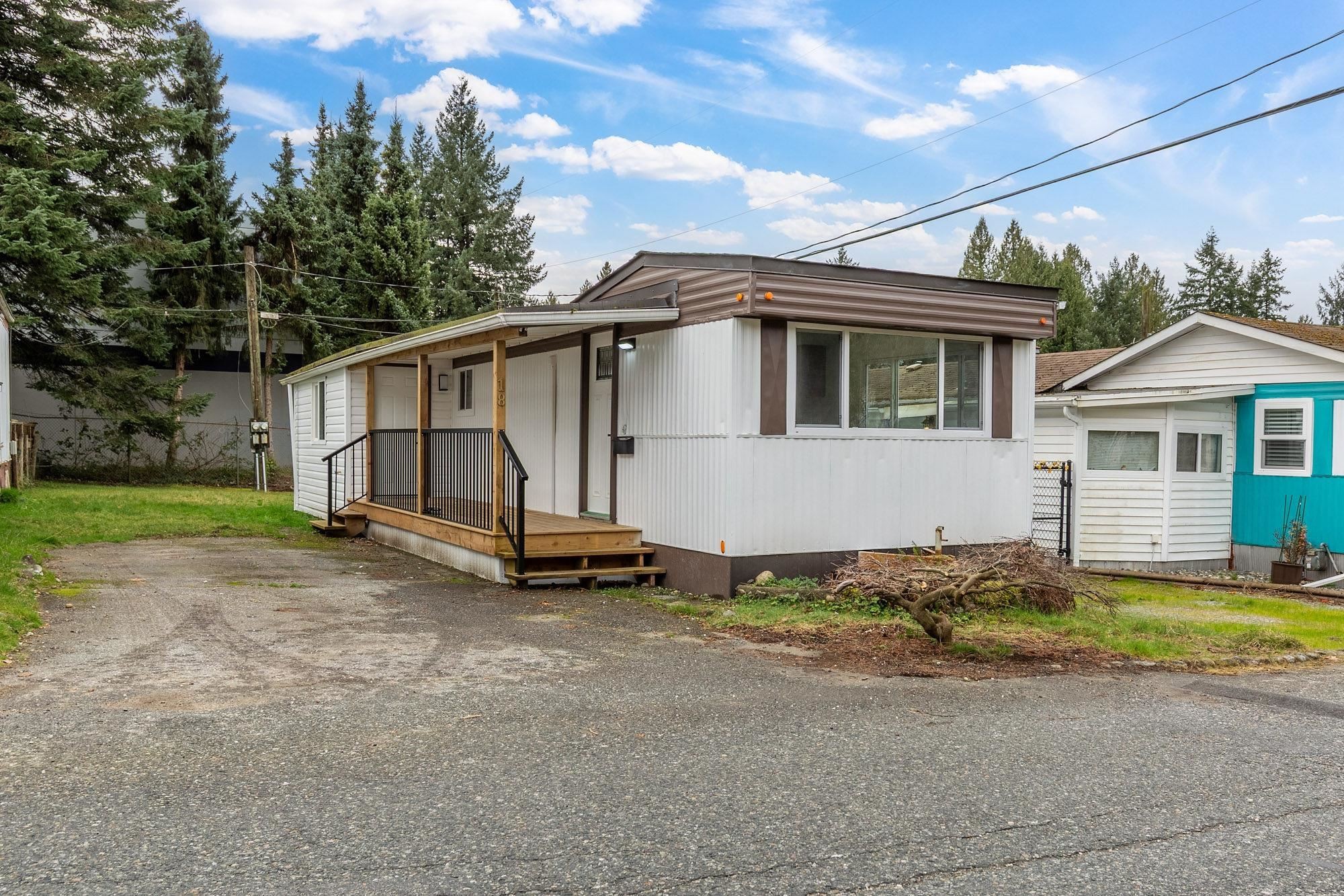 18-21163 Lougheed Highway, Maple Ridge, BC