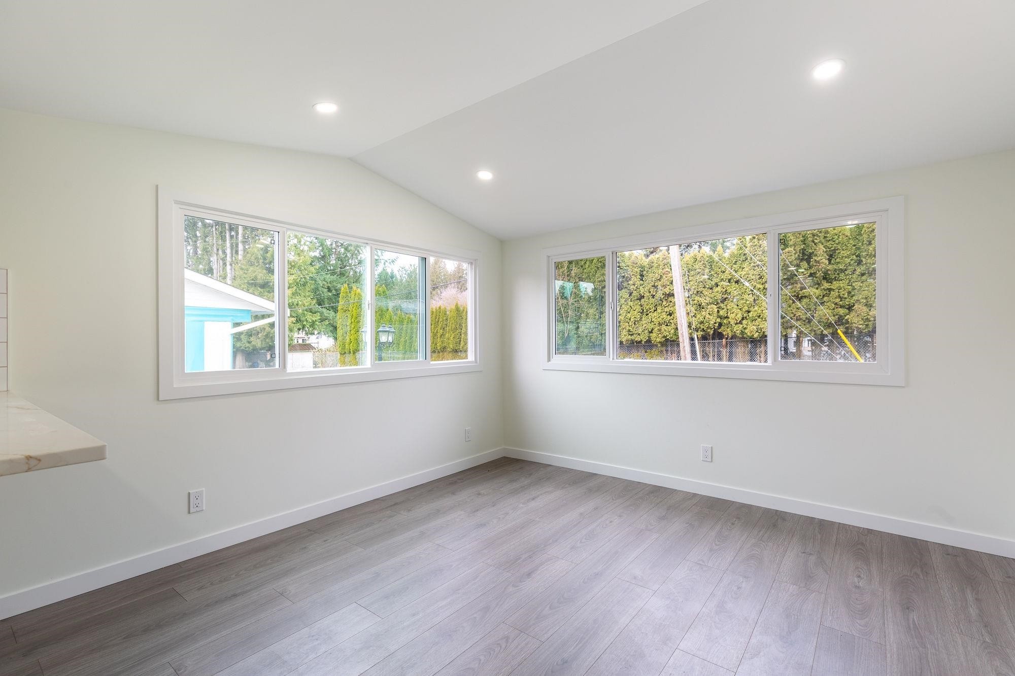 18-21163 Lougheed Highway, Maple Ridge, BC