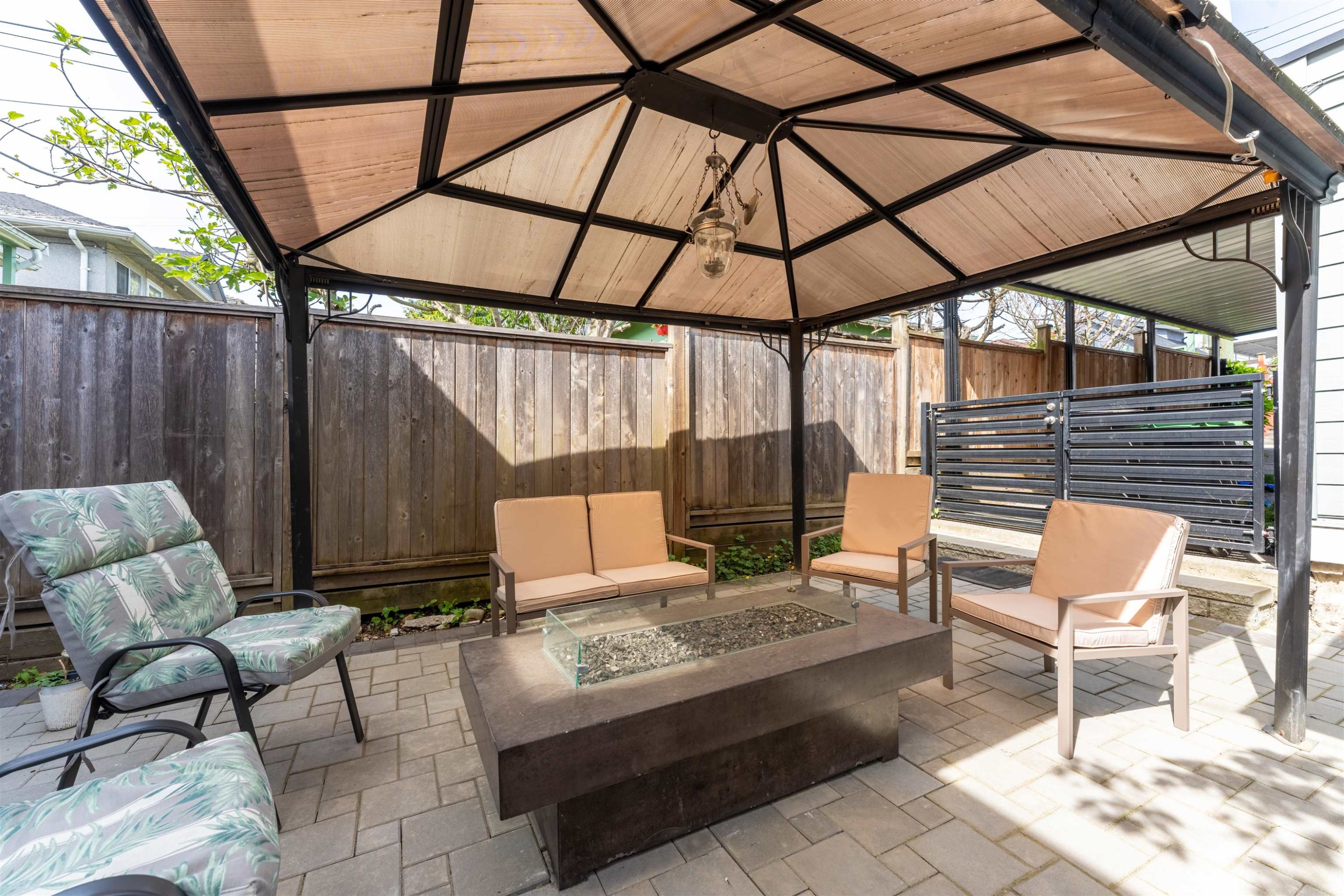 7380 Ontario Street, Vancouver, BC