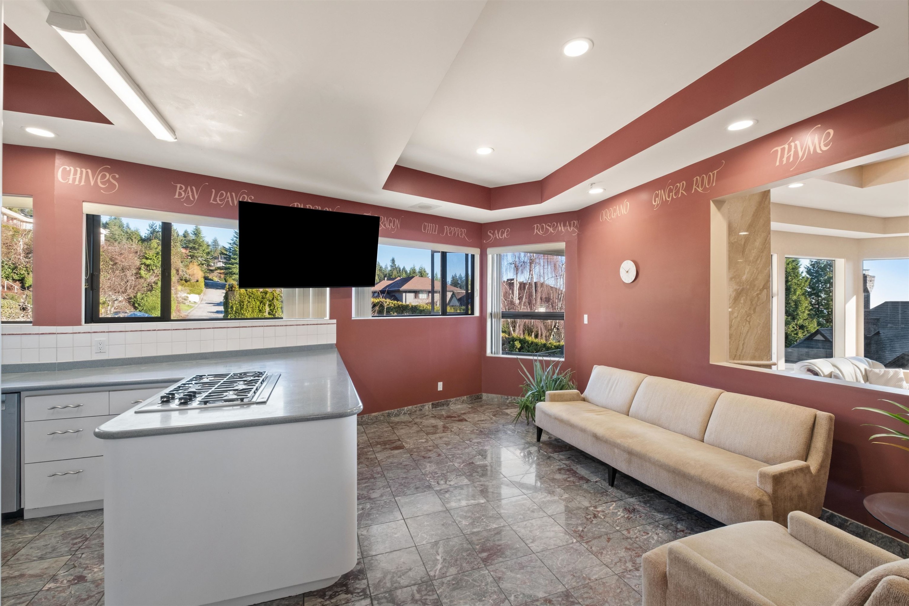 2490 Westhill Court, West Vancouver, BC