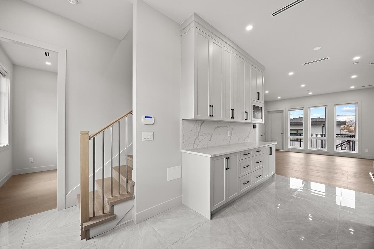 3015 19Th Avenue E, Vancouver, BC