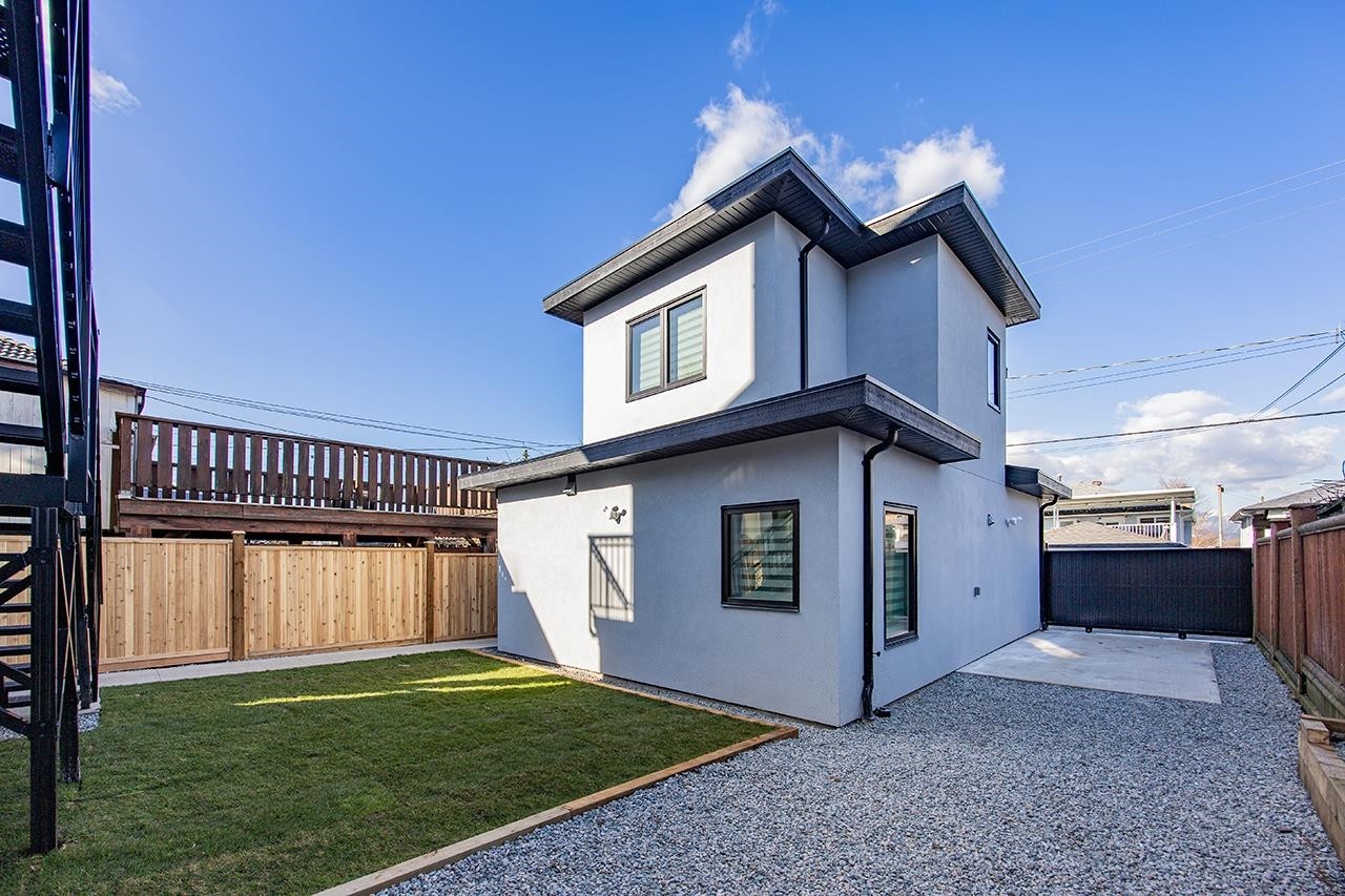 3015 19Th Avenue E, Vancouver, BC