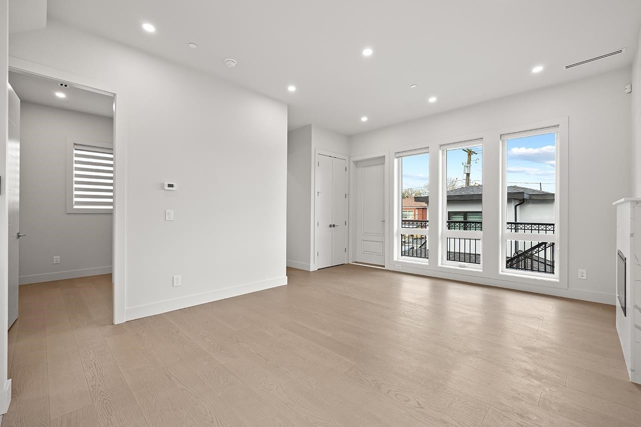 3015 19Th Avenue E, Vancouver, BC