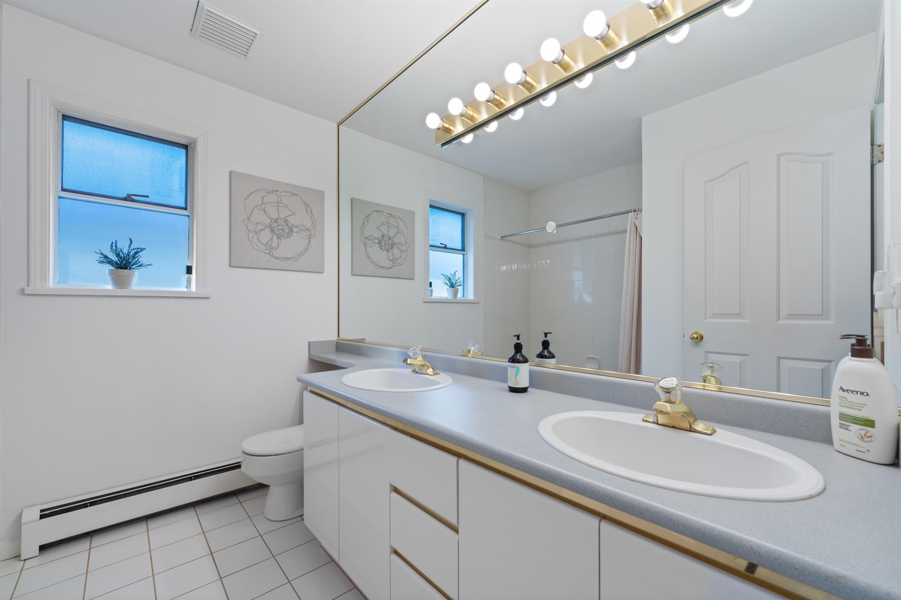 2133 49Th Avenue W, Vancouver, BC