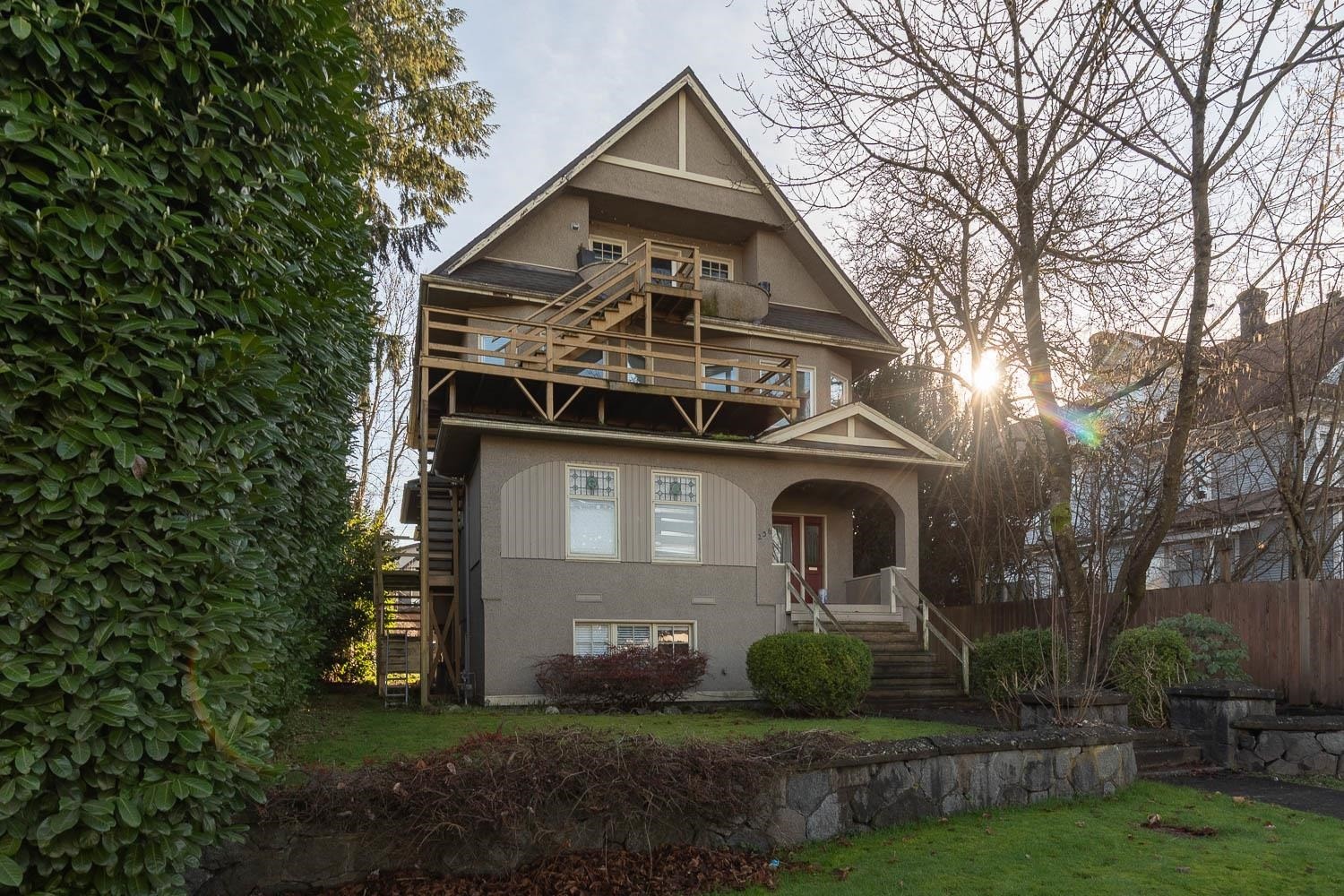 236 12Th Avenue W, Vancouver, BC