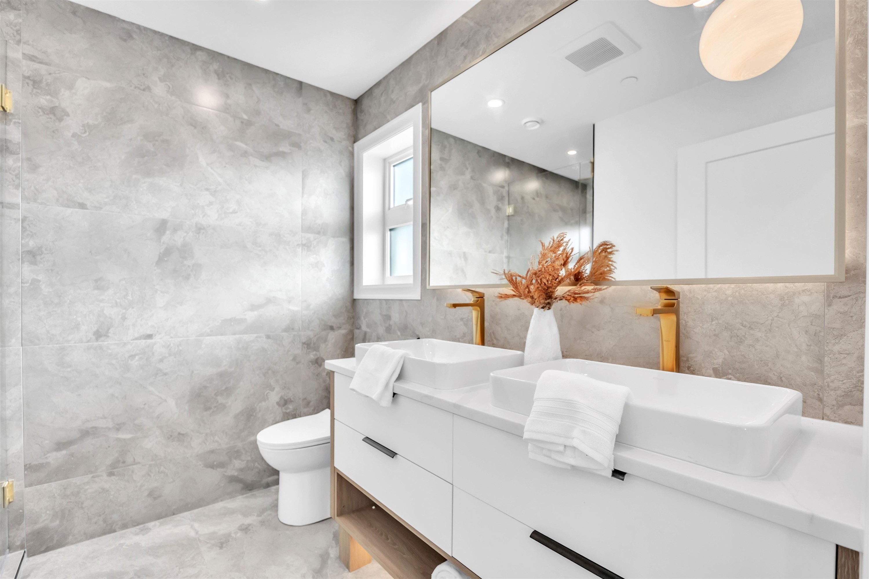 2153 20Th Avenue E, Vancouver, BC