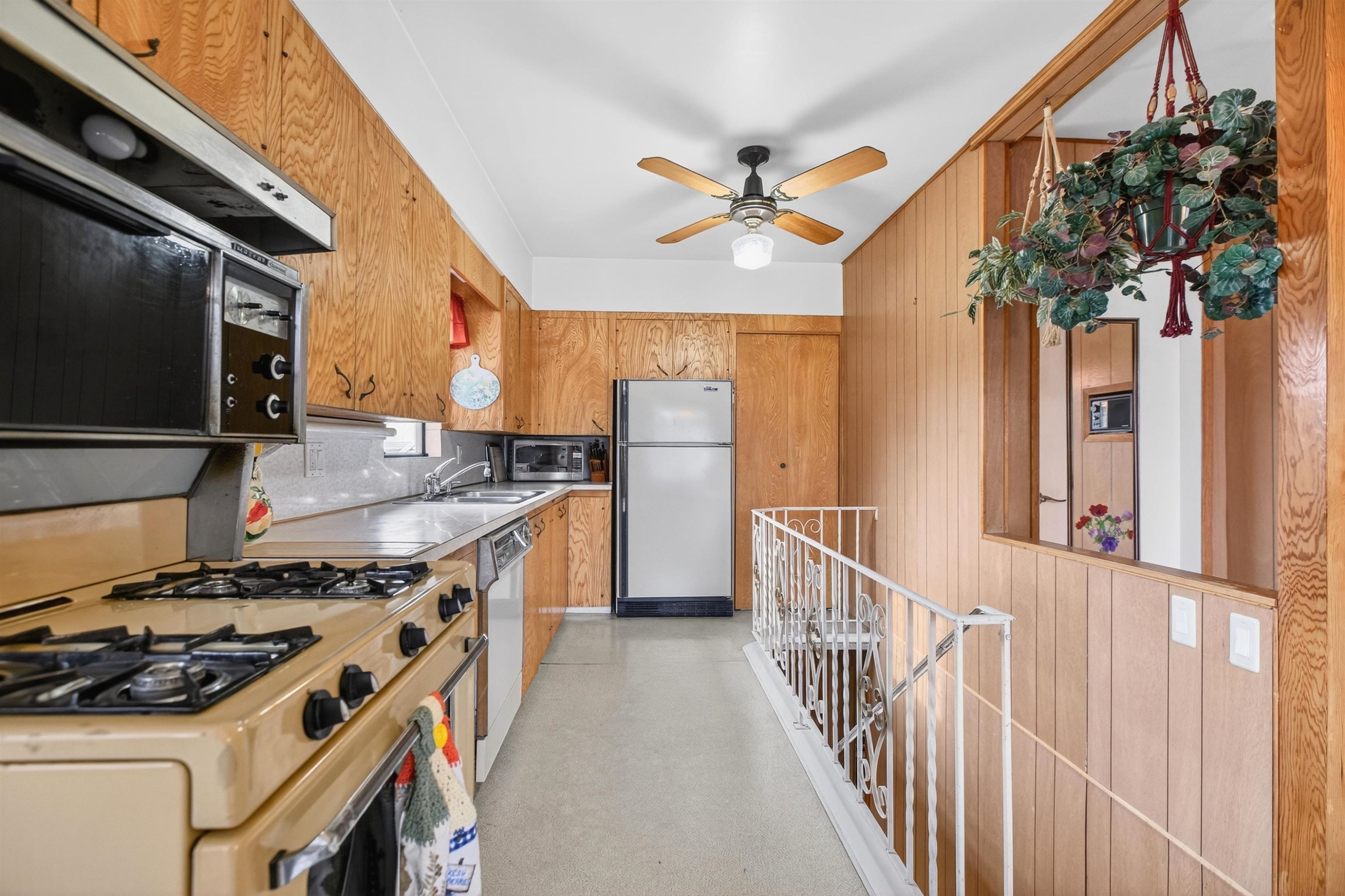 2284 45Th Avenue E, Vancouver, BC