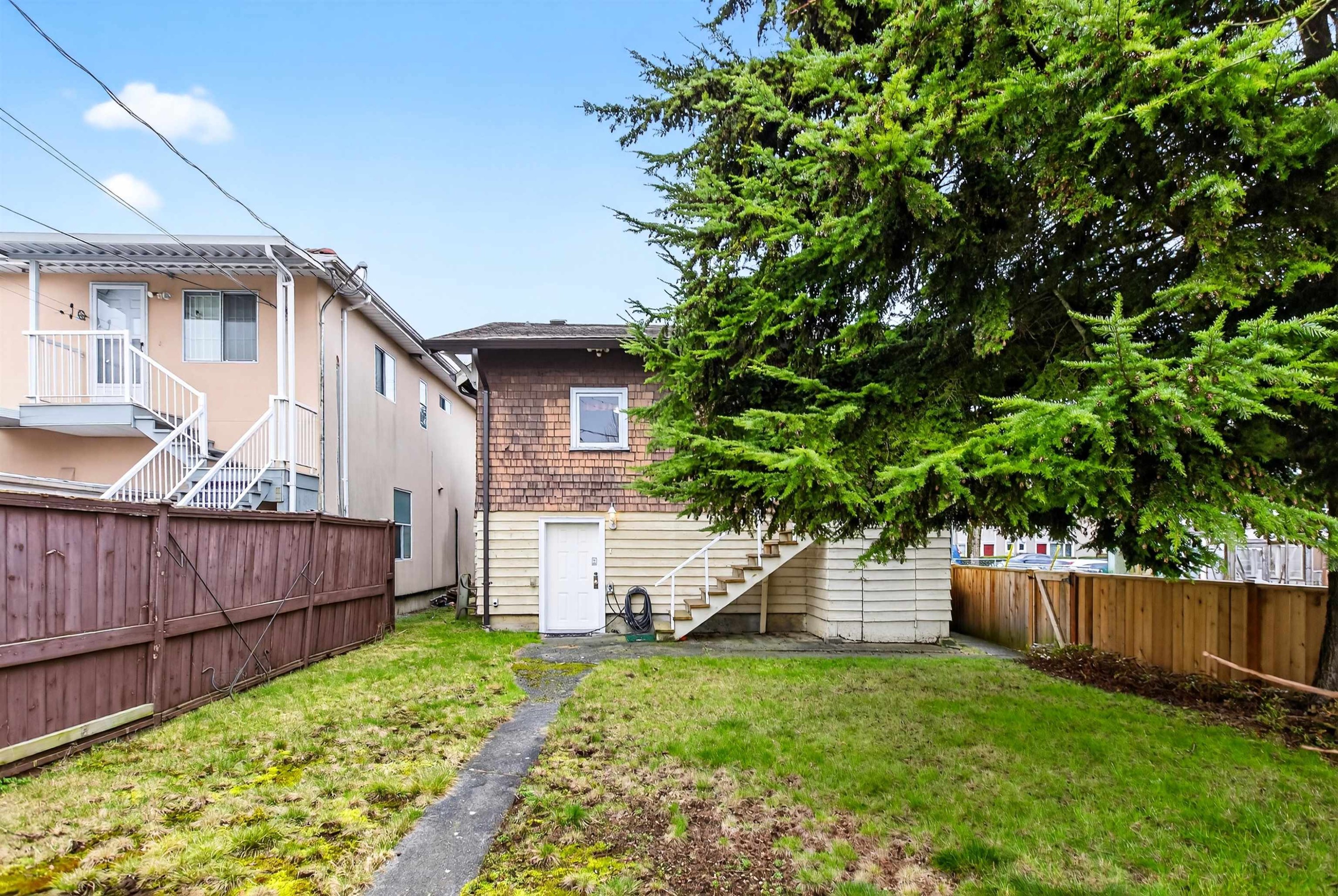 2284 45Th Avenue E, Vancouver, BC