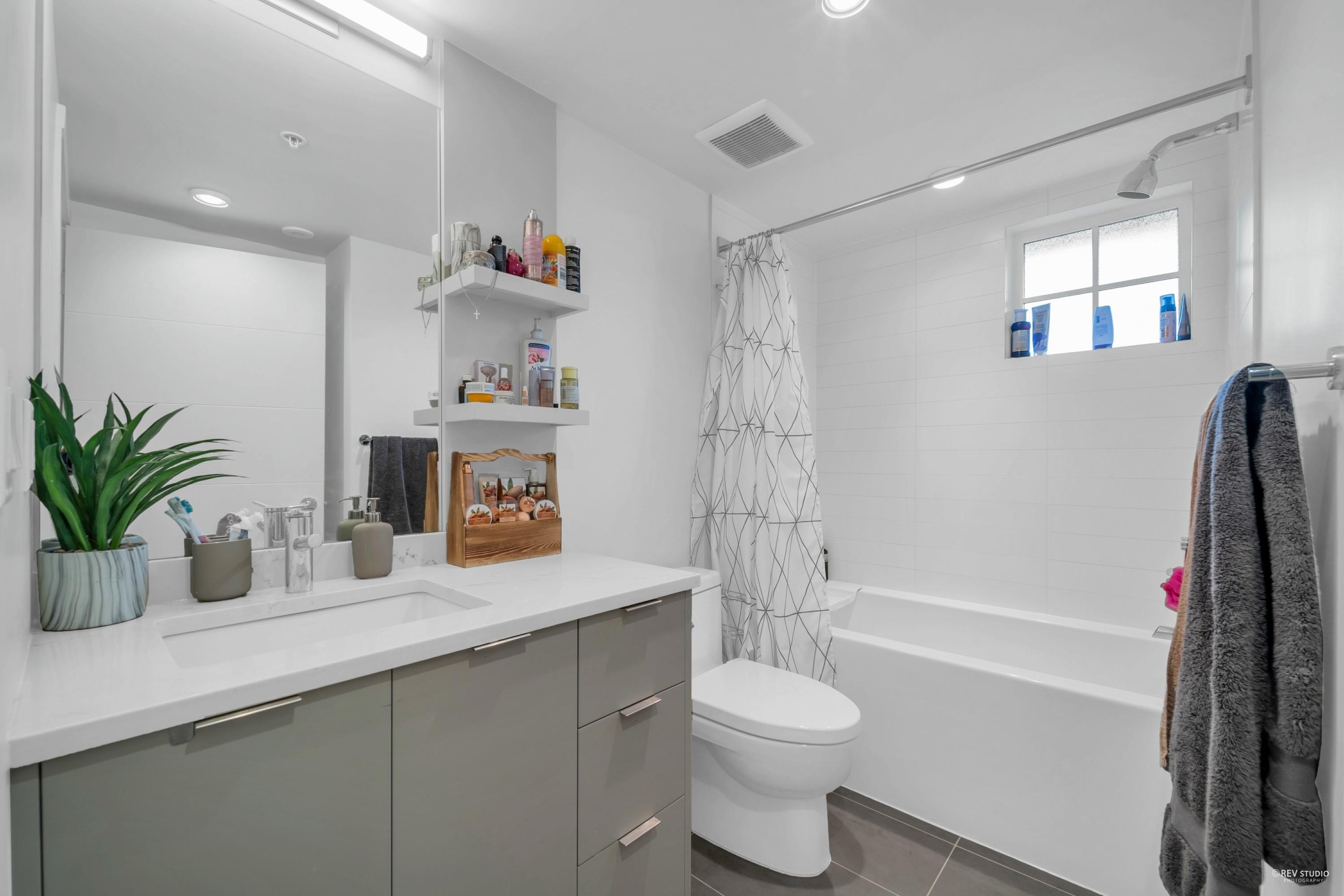 7901 Oak Street, Vancouver, BC