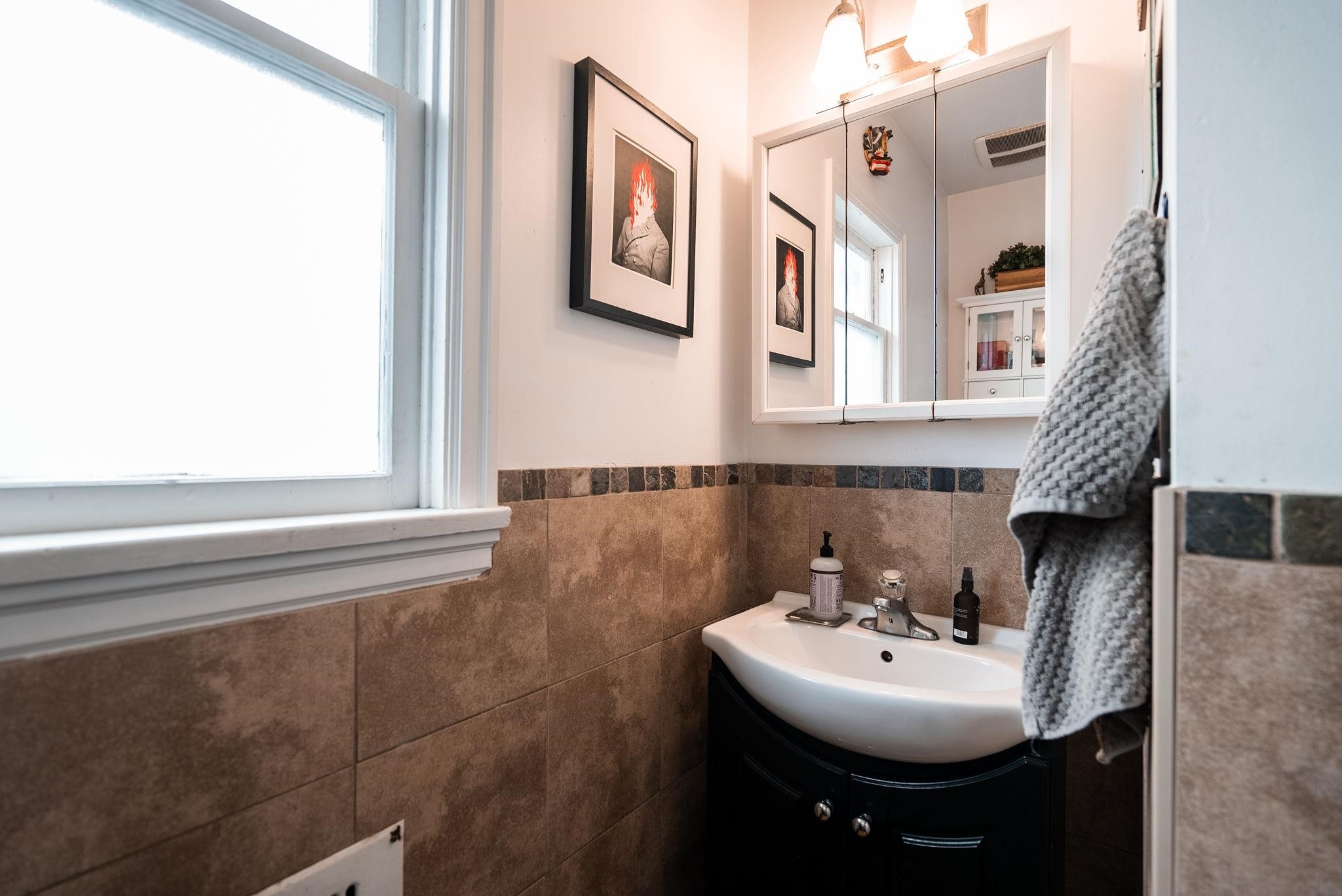 228 26Th Avenue E, Vancouver, BC