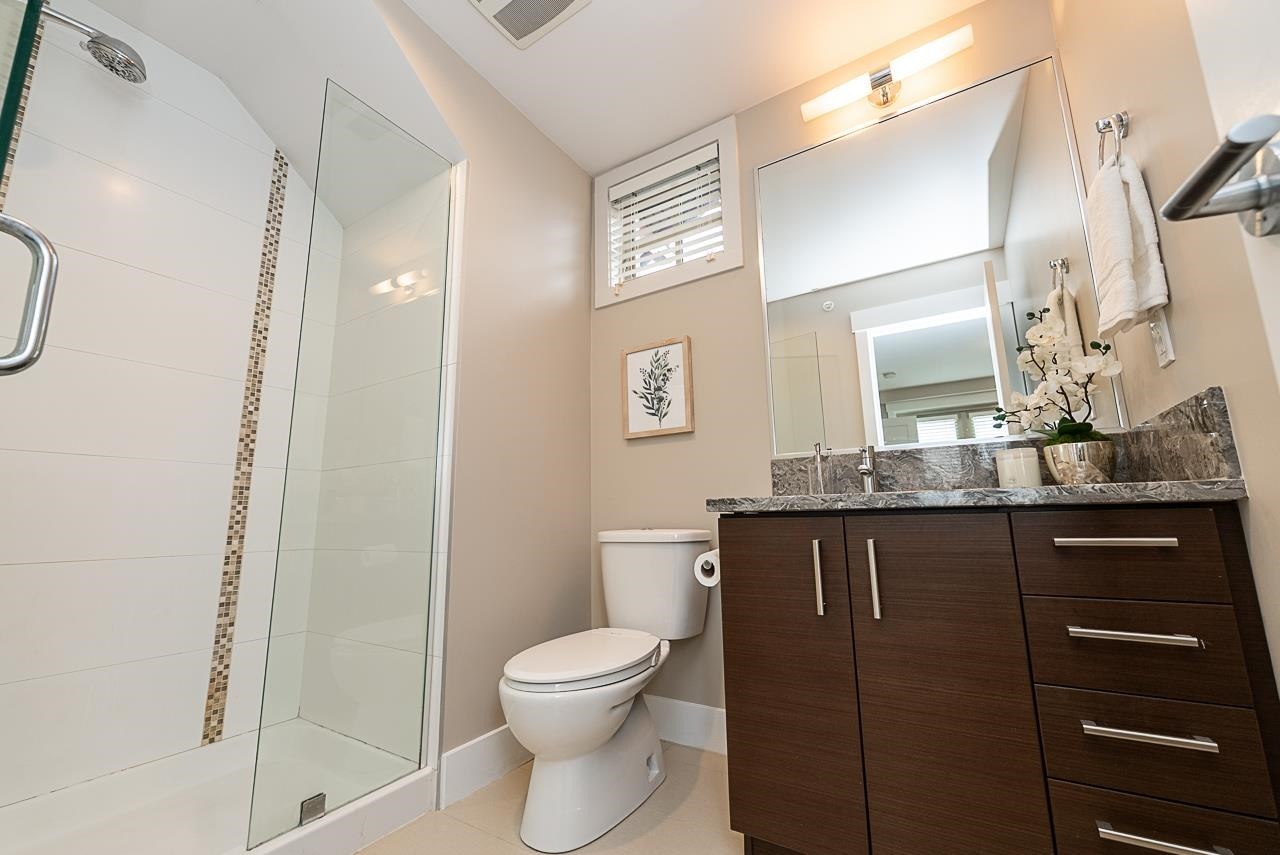 966 43Rd Avenue W, Vancouver, BC