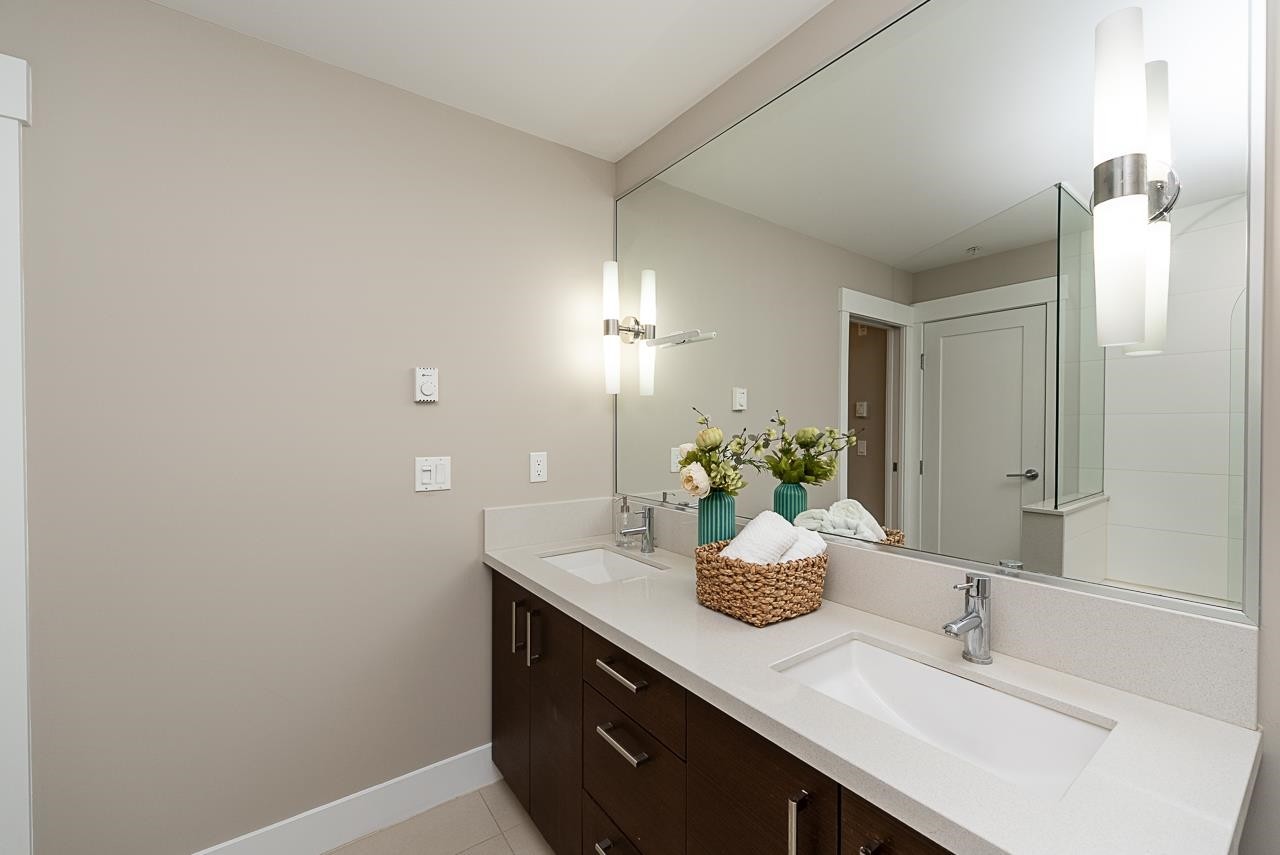 966 43Rd Avenue W, Vancouver, BC