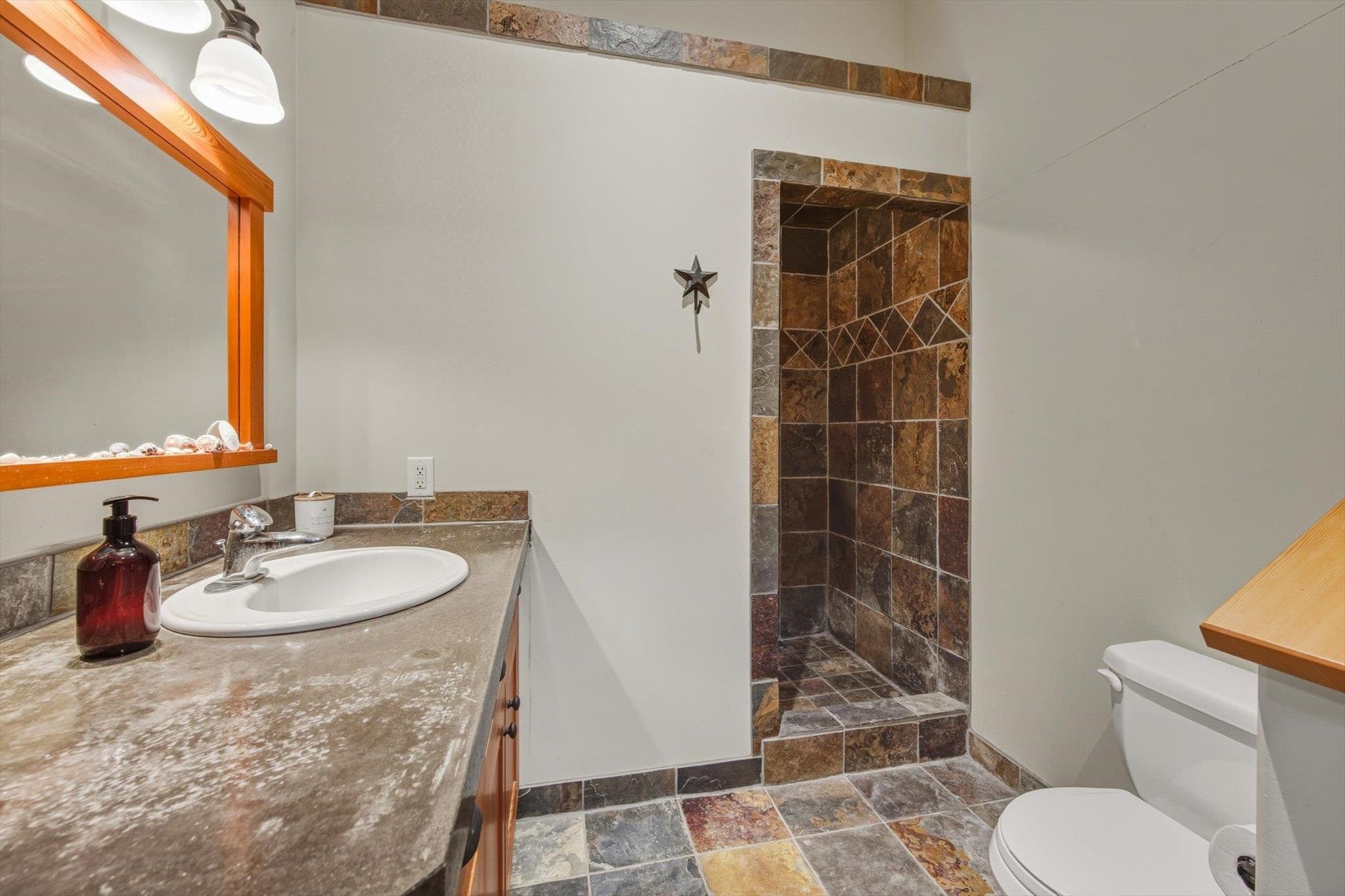 2 Walkerville Road, Pemberton, BC