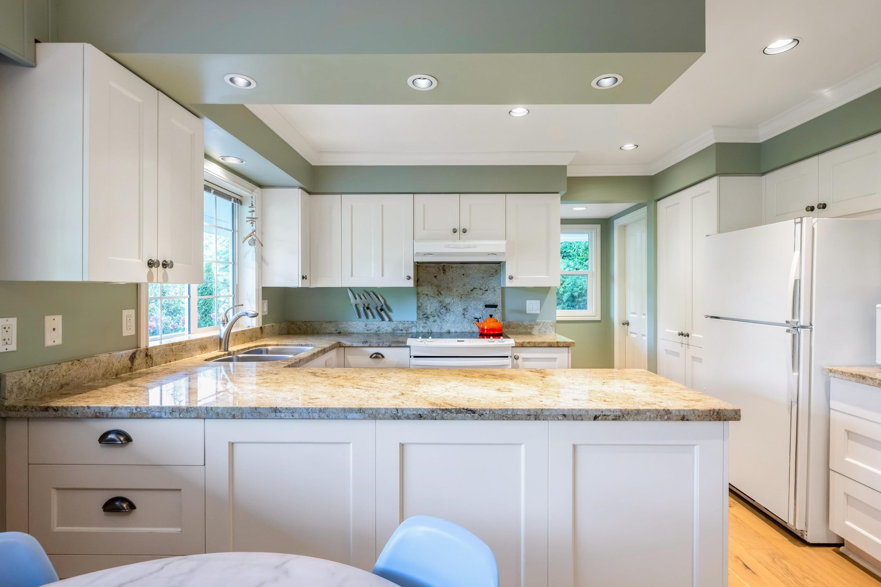 5560 Greenleaf Road, West Vancouver, BC