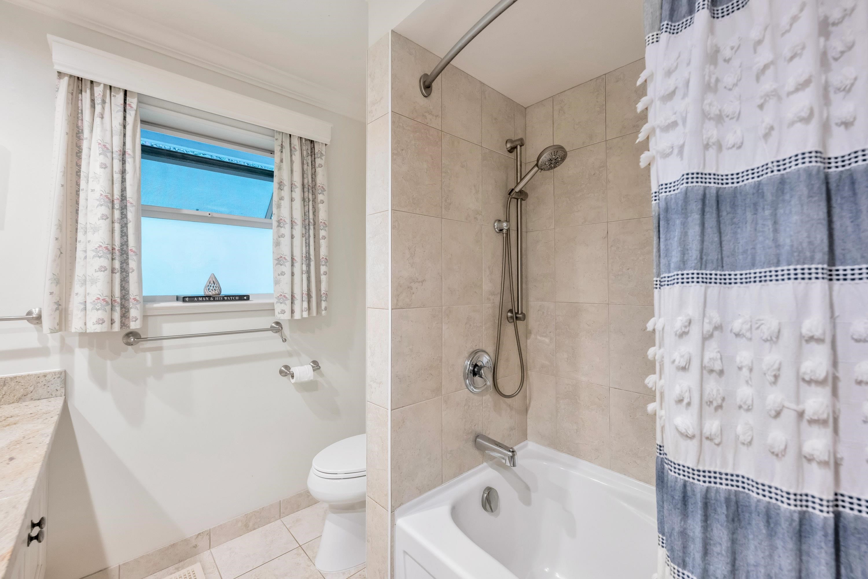 5560 Greenleaf Road, West Vancouver, BC