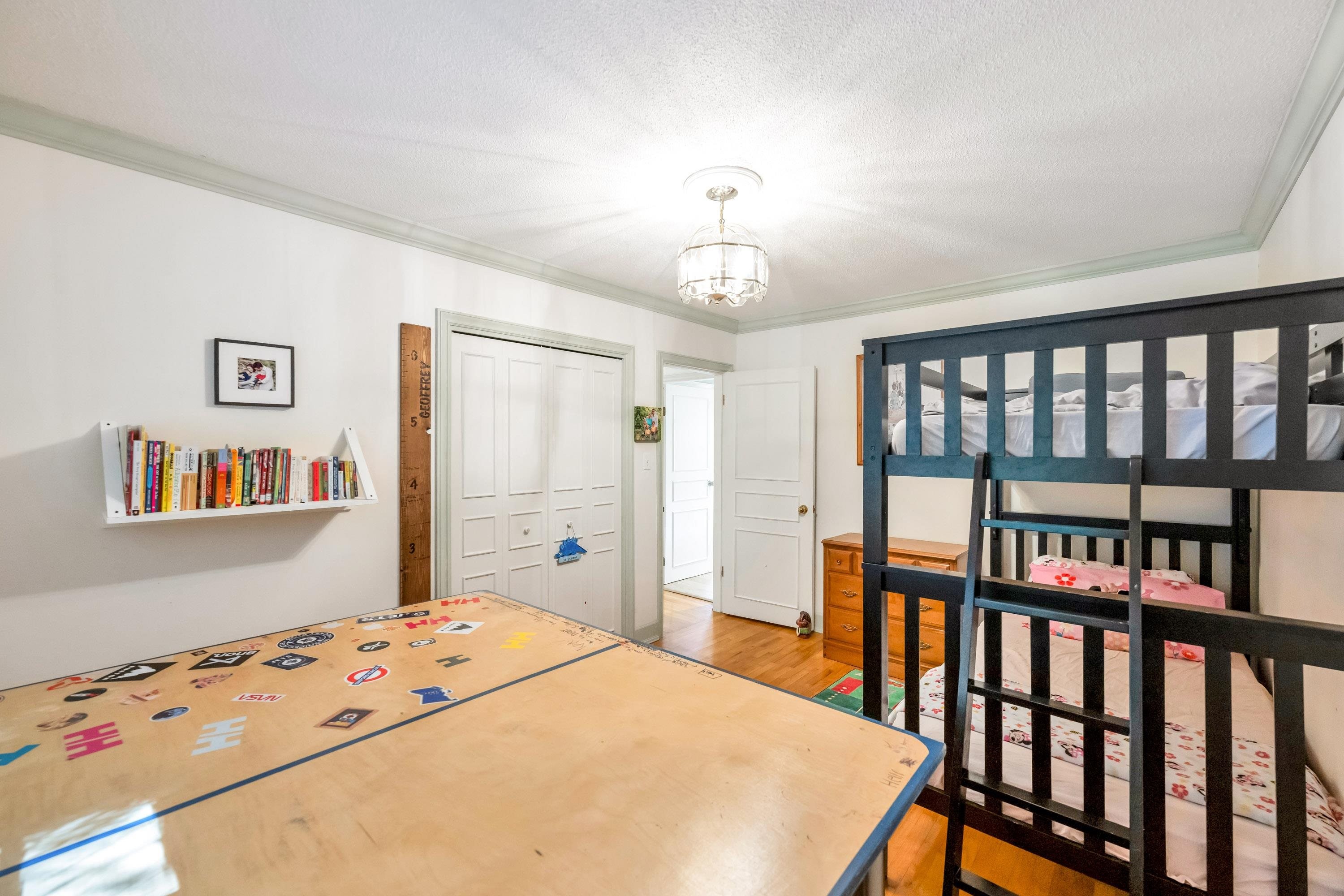 5560 Greenleaf Road, West Vancouver, BC