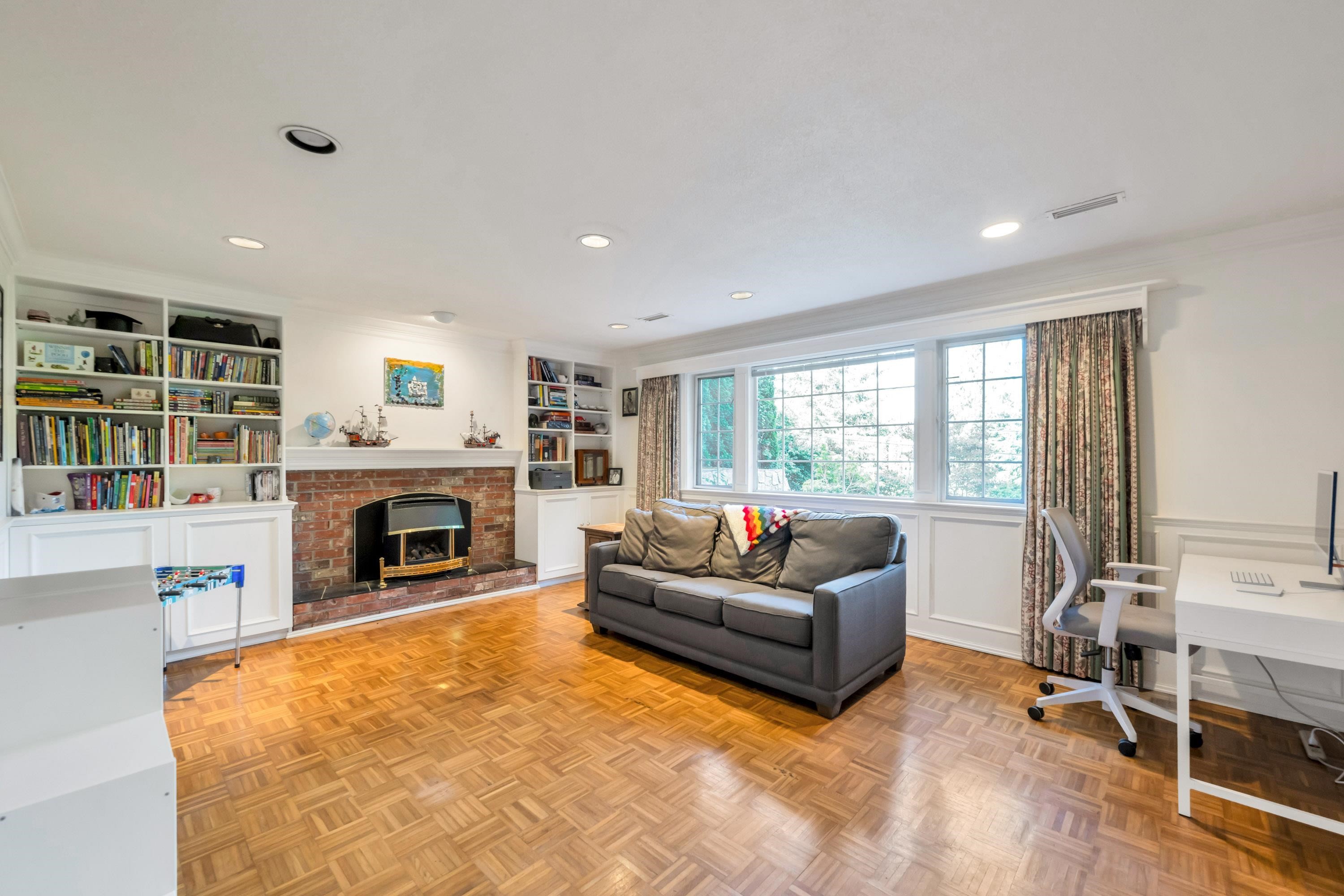 5560 Greenleaf Road, West Vancouver, BC