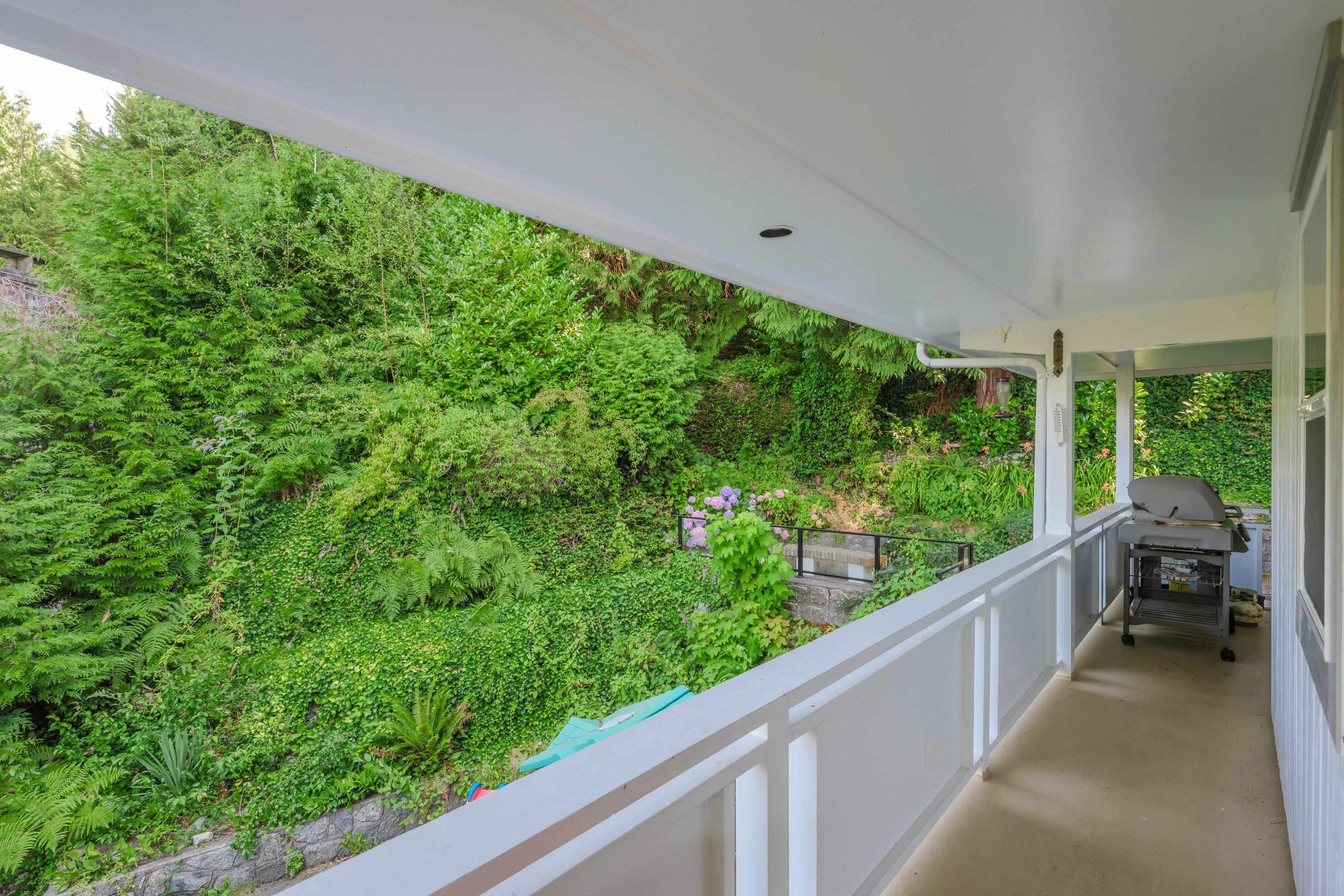 5560 Greenleaf Road, West Vancouver, BC