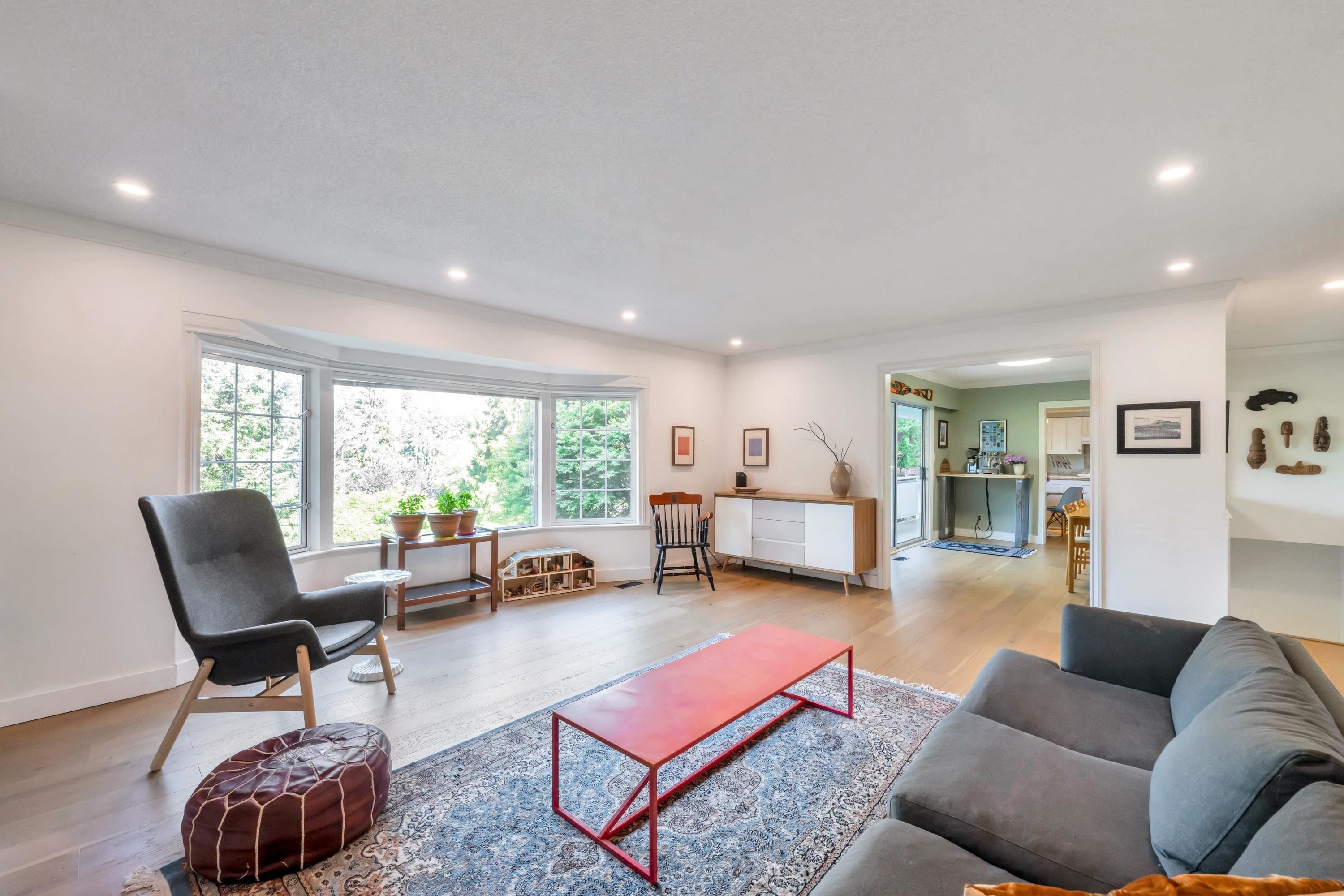 5560 Greenleaf Road, West Vancouver, BC