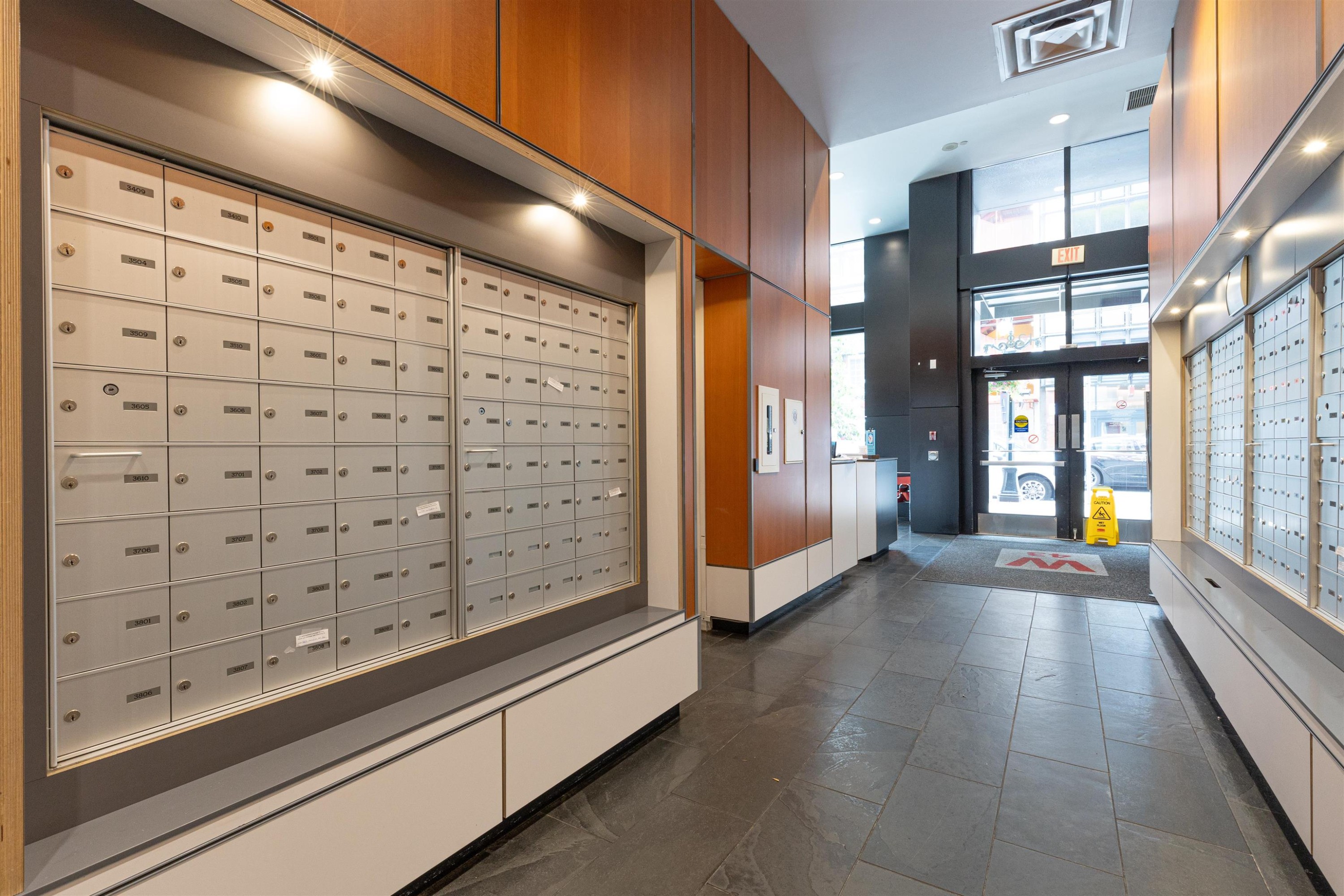 1808-128 Cordova Street W, Vancouver, BC