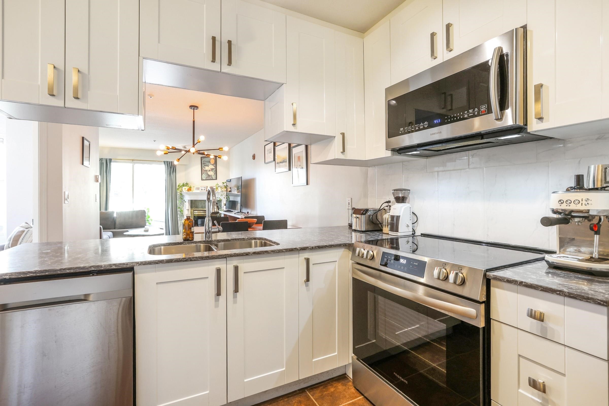 304-135 Eleventh Street, New Westminster, BC